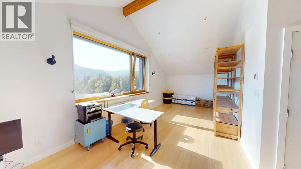 1006 Silvertip Road