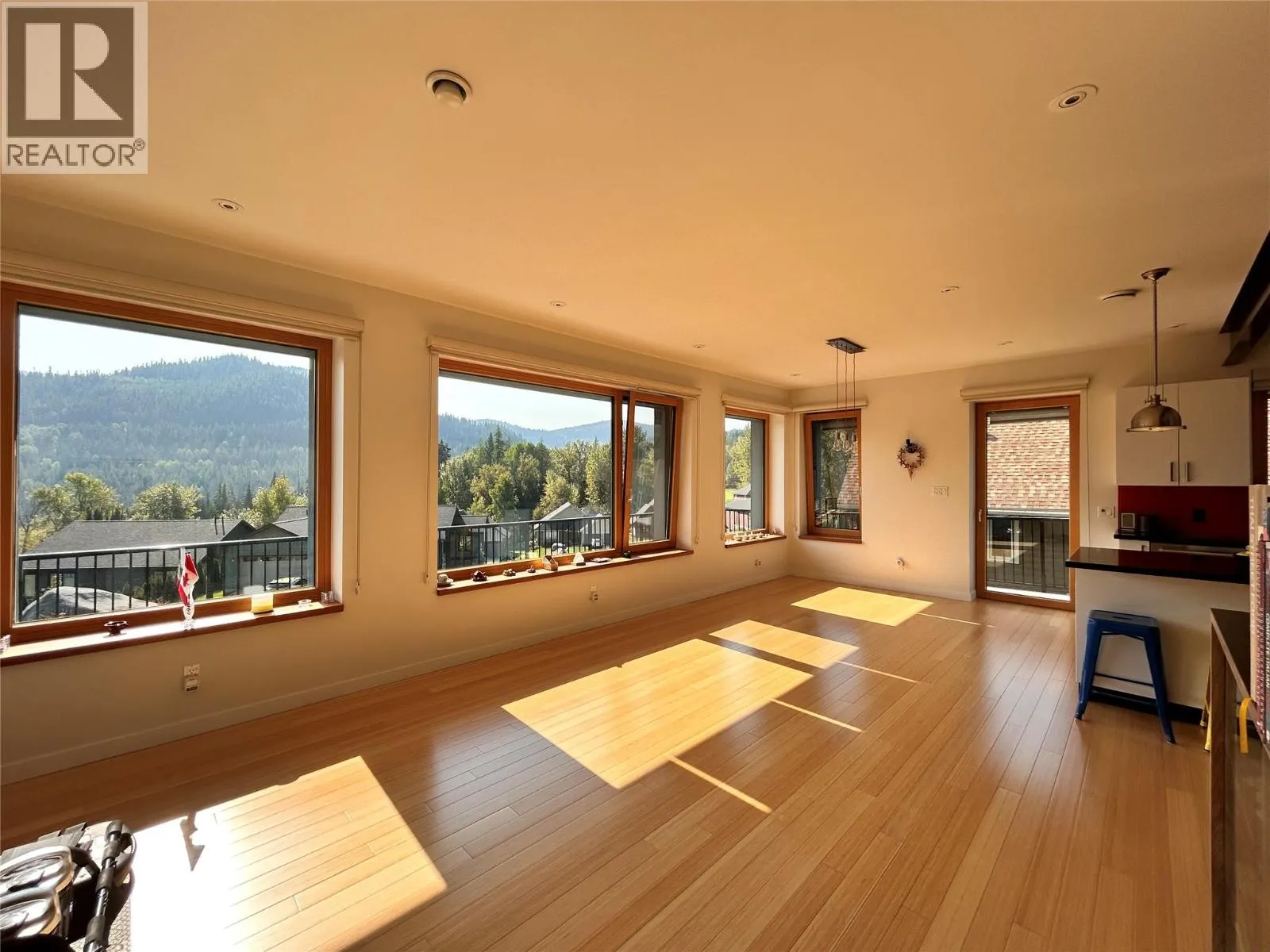 1006 Silvertip Road
