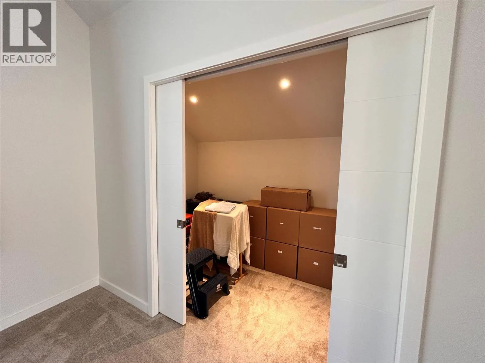 1006 Silvertip Road
