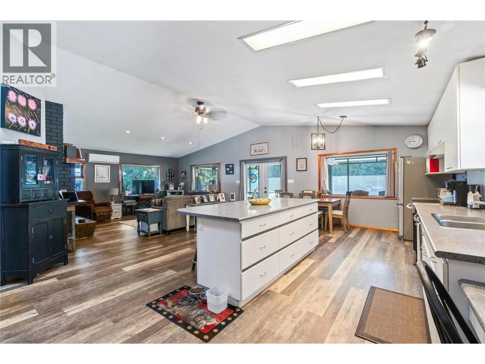 4061 Santa Road