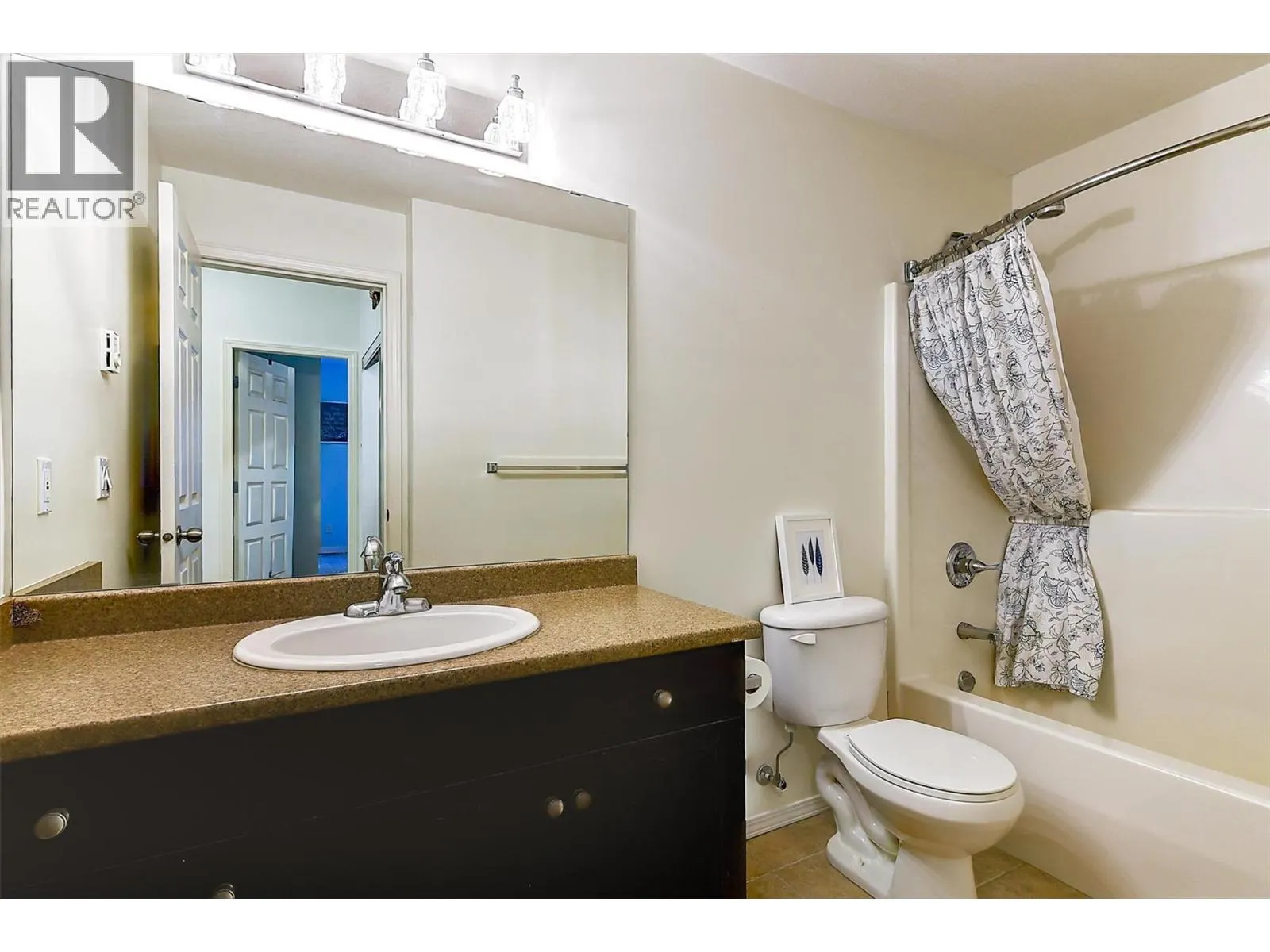 250 Hollywood Road S Unit# 211