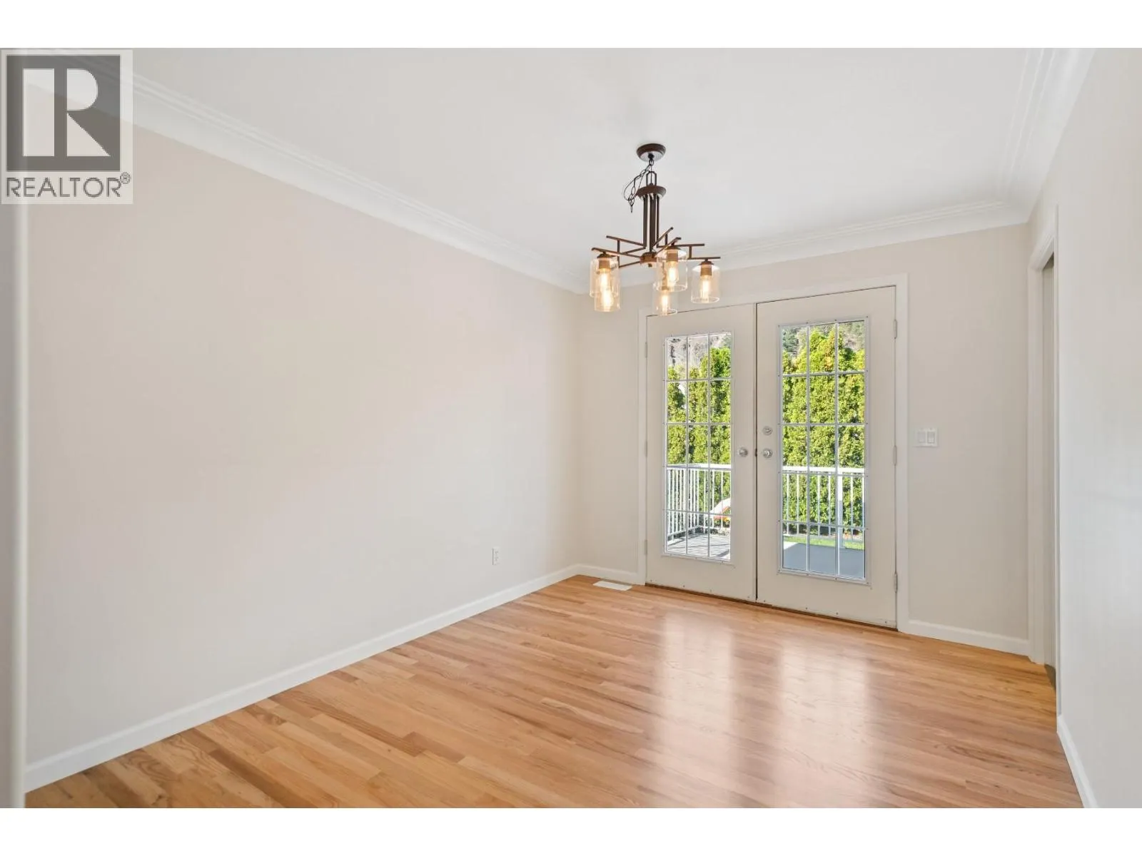 398 McTavish Road