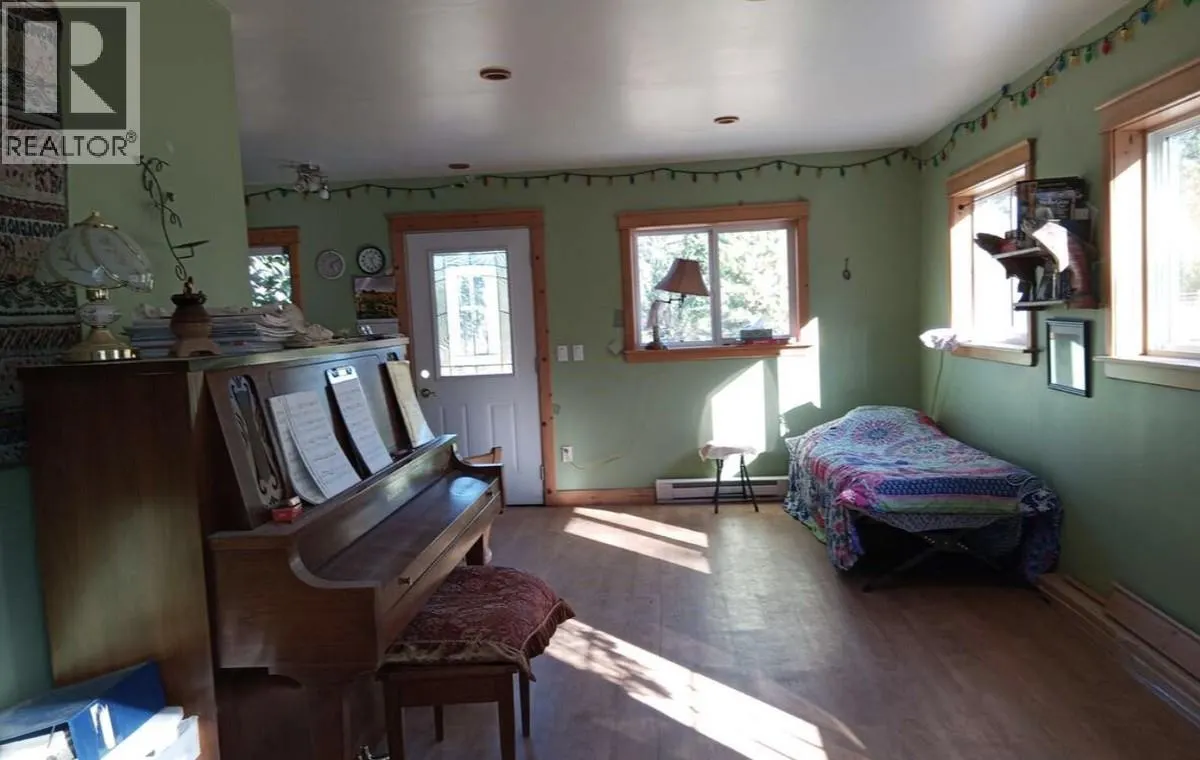 8224 Highway 95A