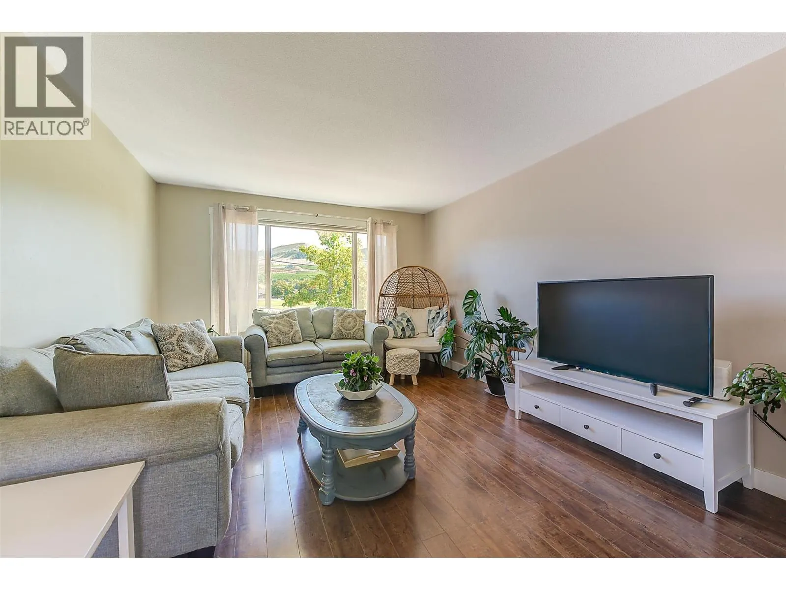 244 Prior Road S