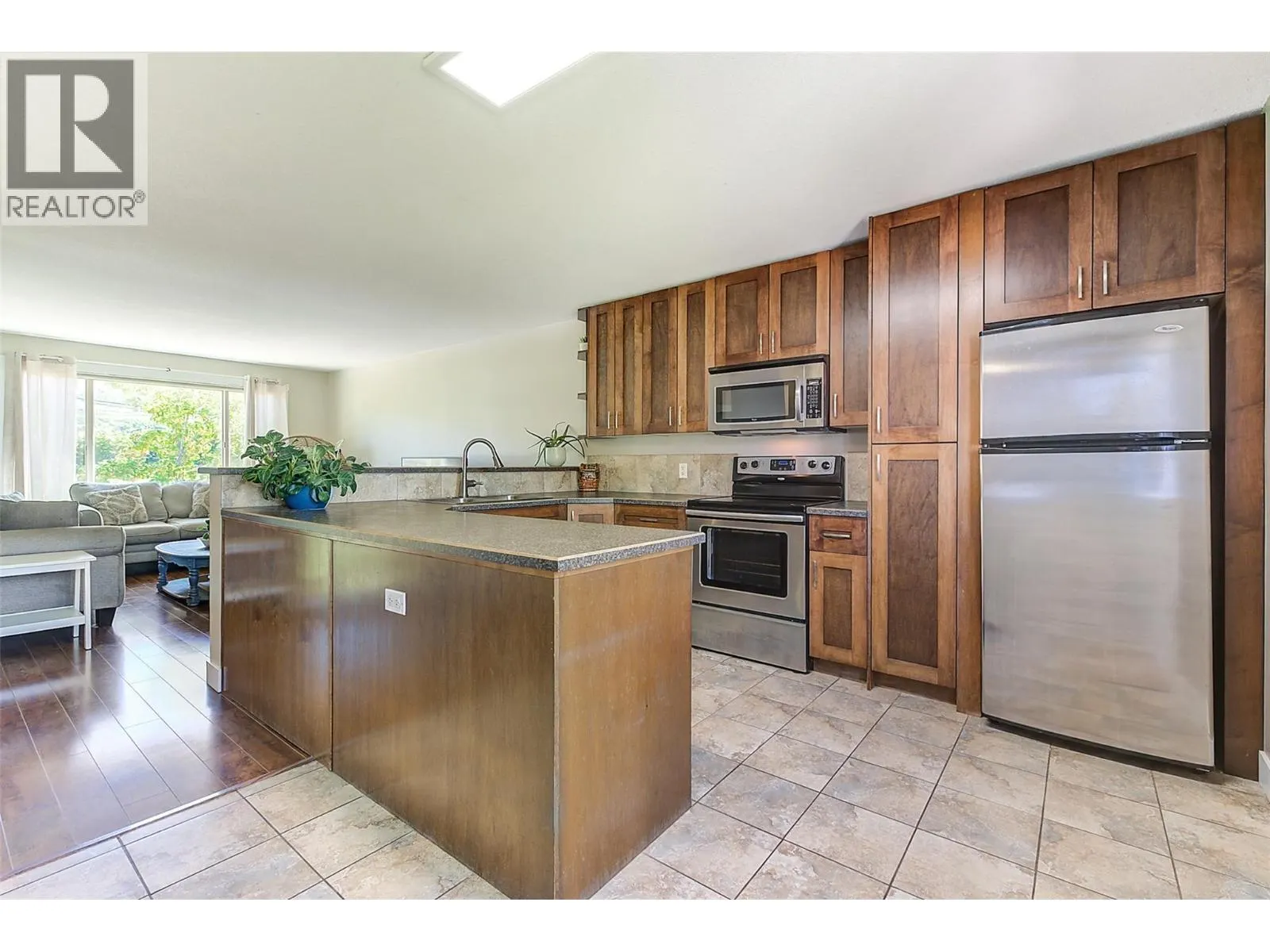 244 Prior Road S