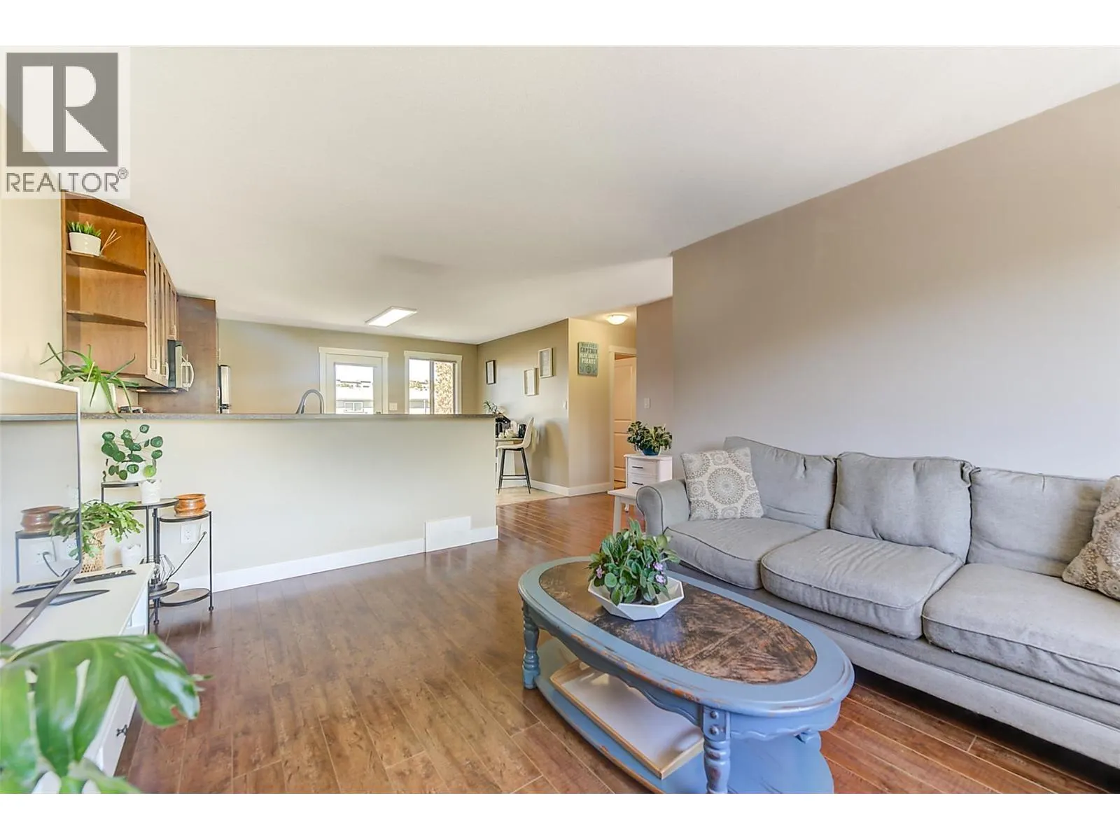 244 Prior Road S