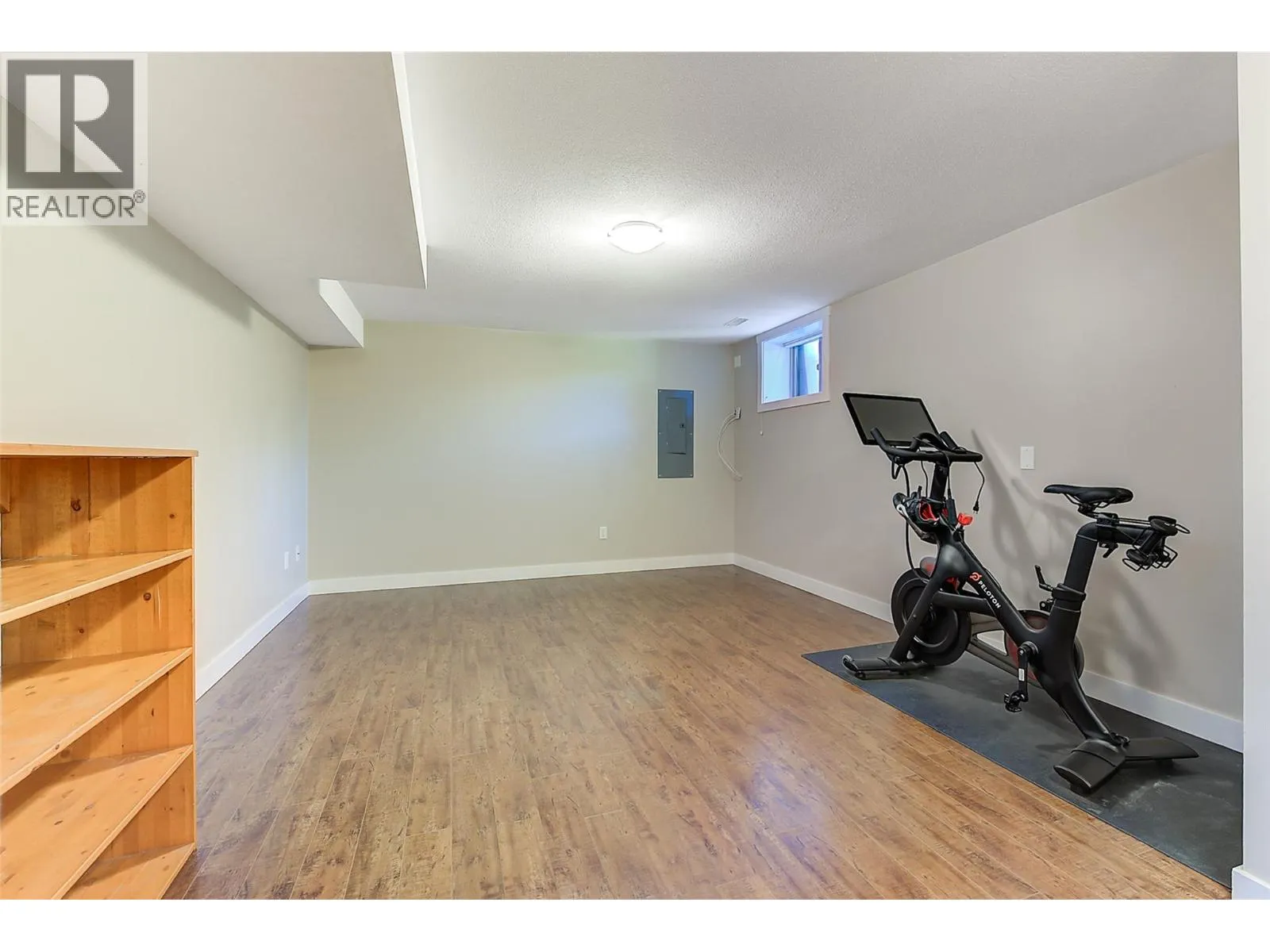244 Prior Road S