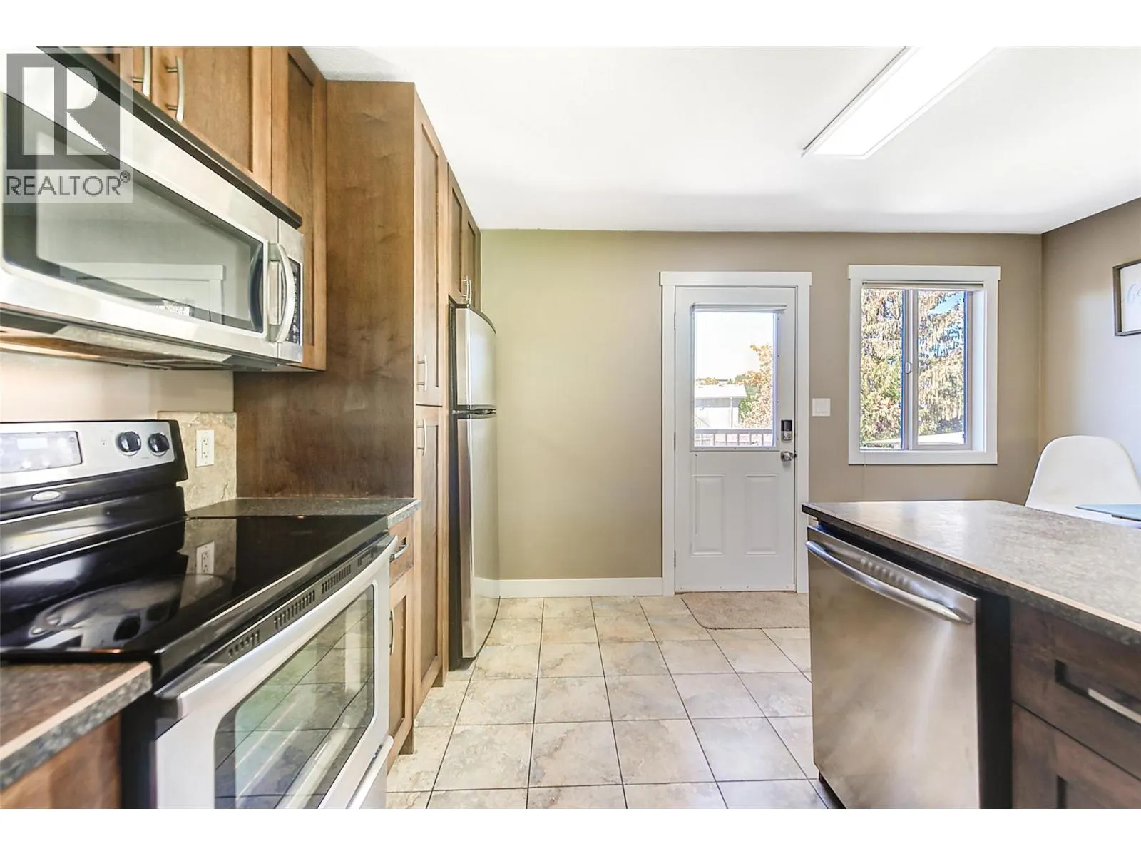 244 Prior Road S