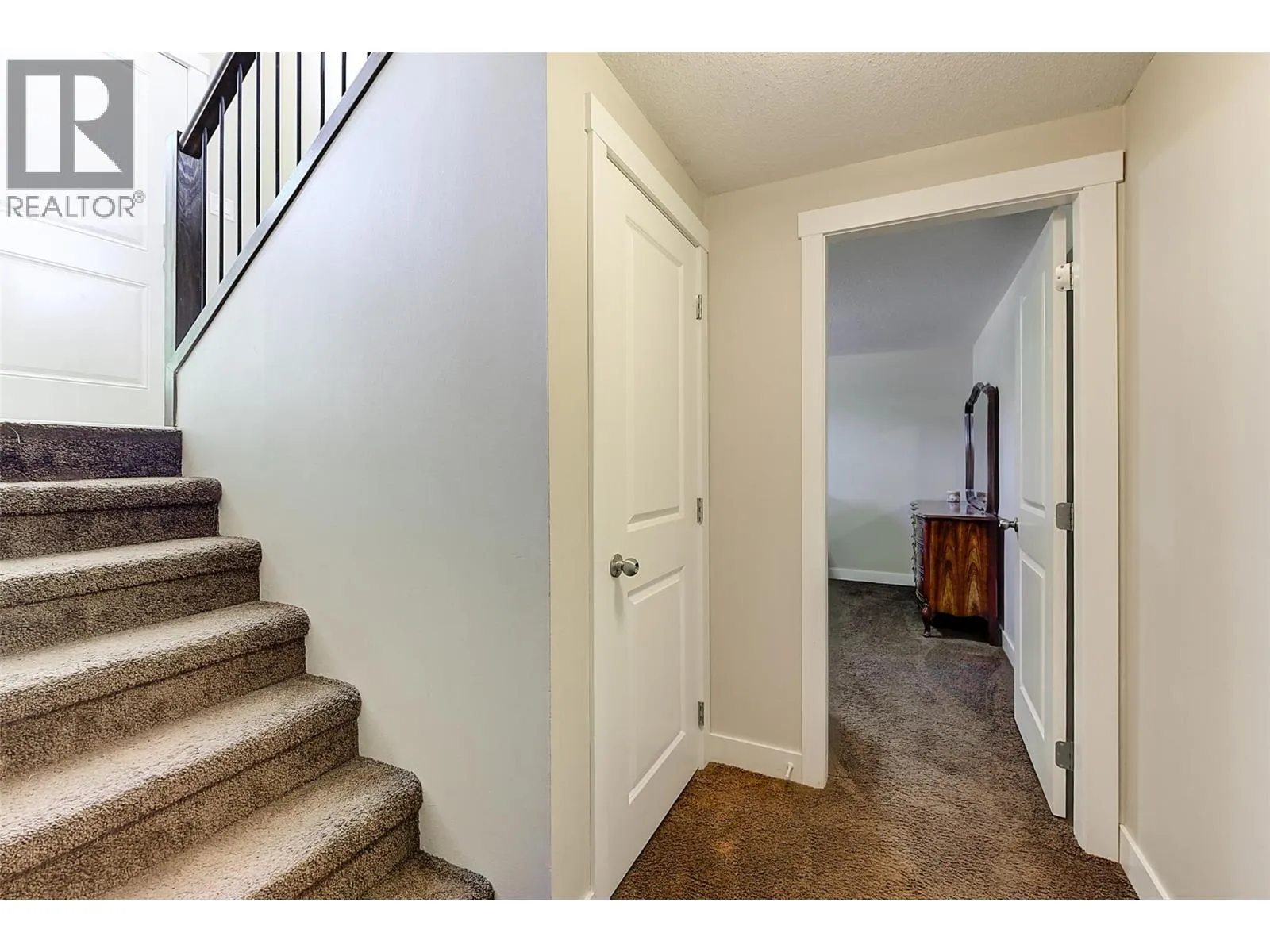 244 Prior Road S