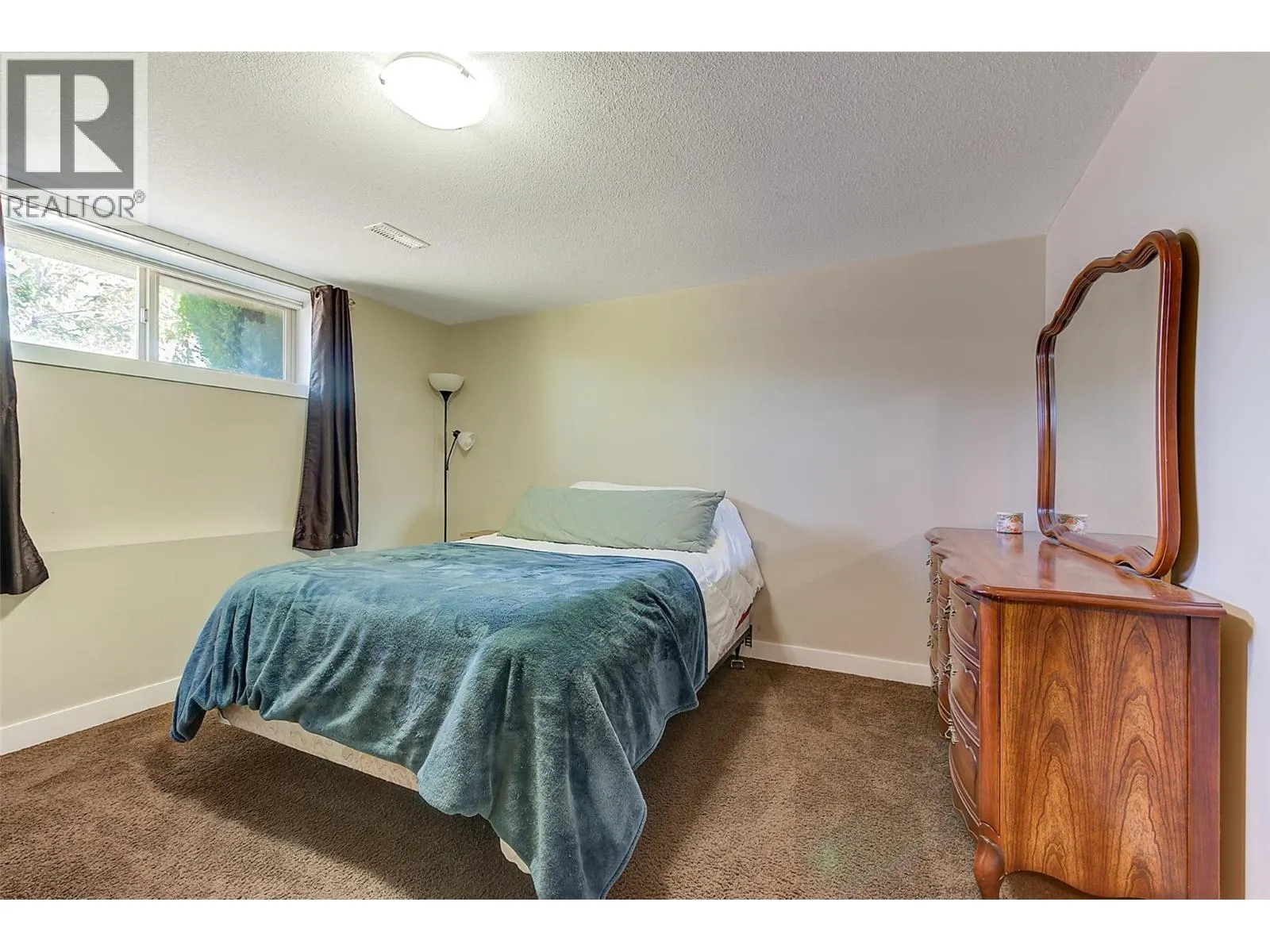 244 Prior Road S
