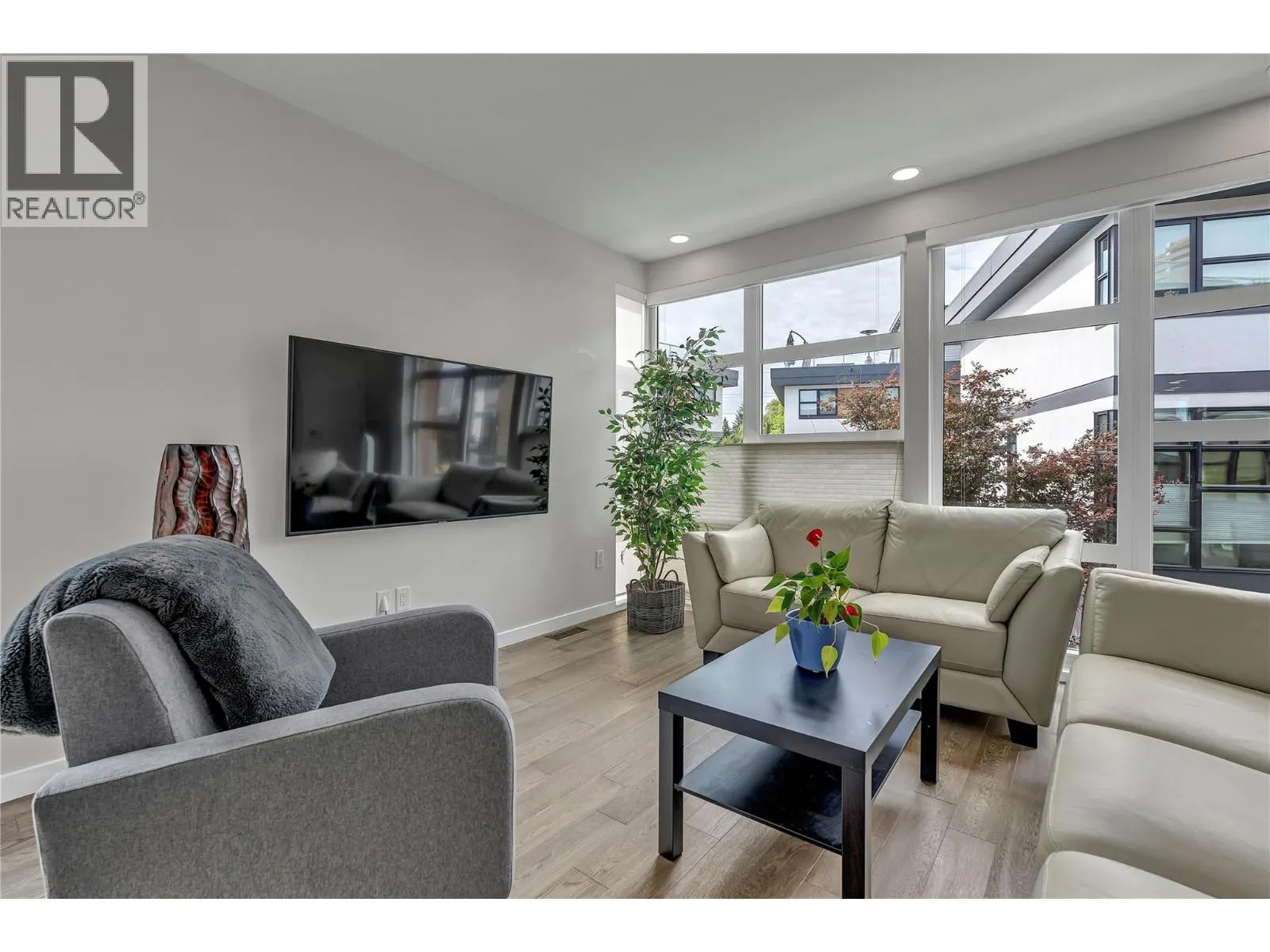 1515 Highland Drive N Unit# 34
