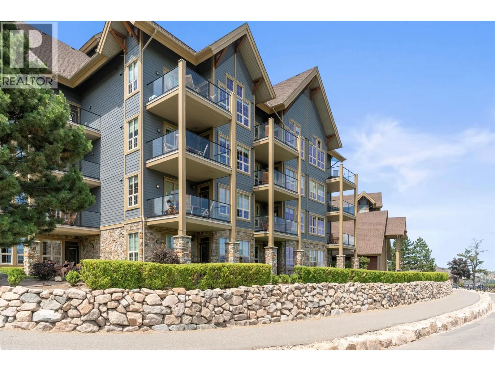 105 Village Centre Court Unit# 321