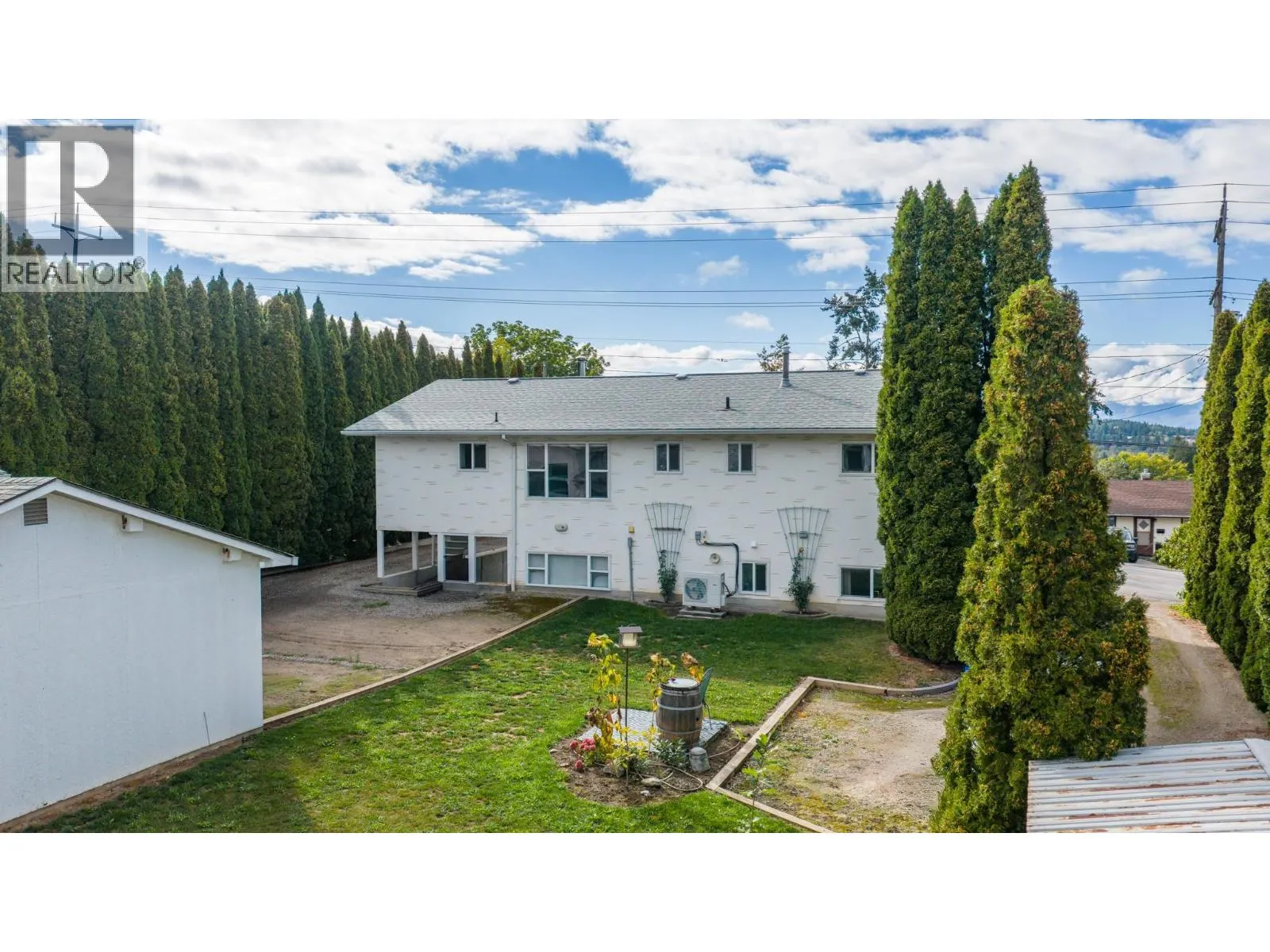 1124 ERICKSON Street