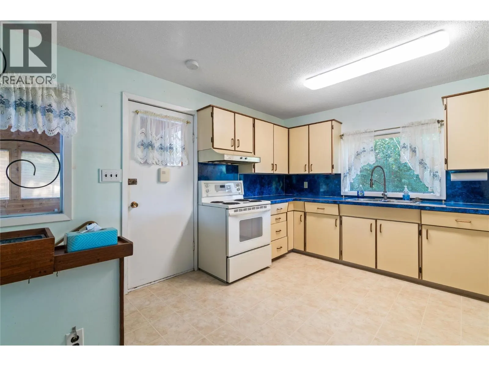2602 Blind Bay Road