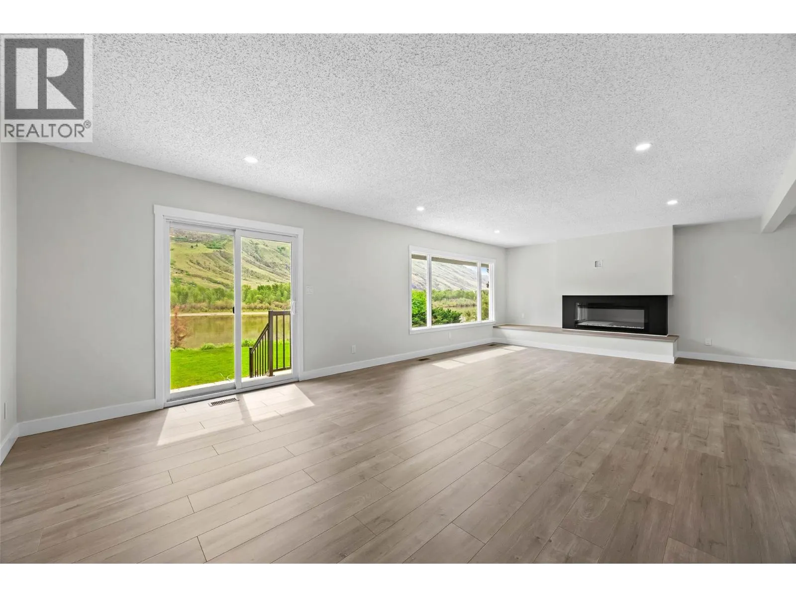 3279 SCHUBERT Road