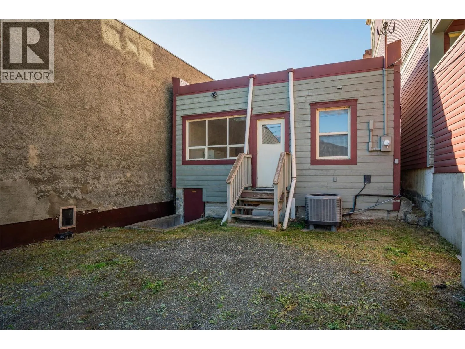 424 Front Street