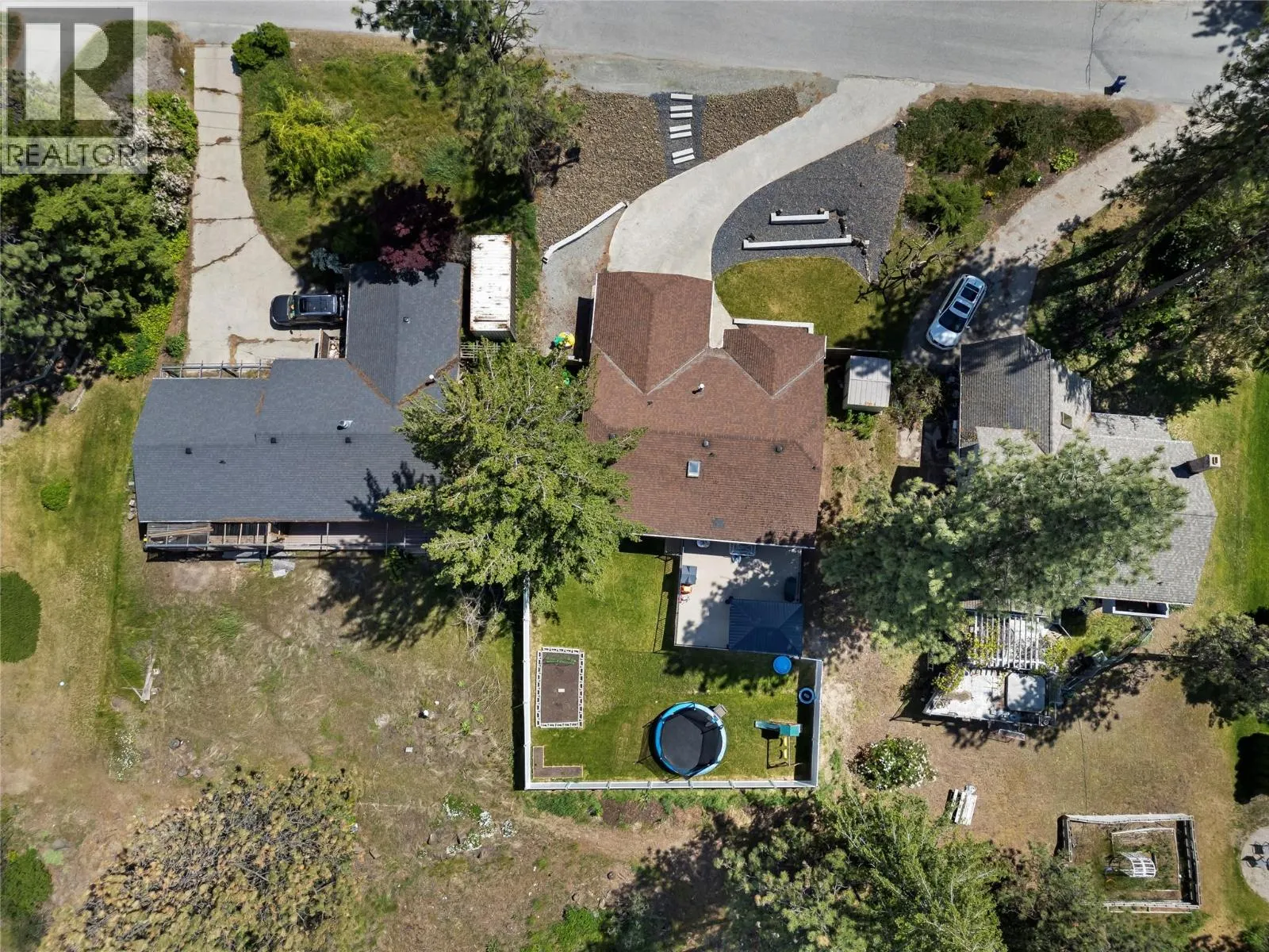 2036 Tomat Avenue