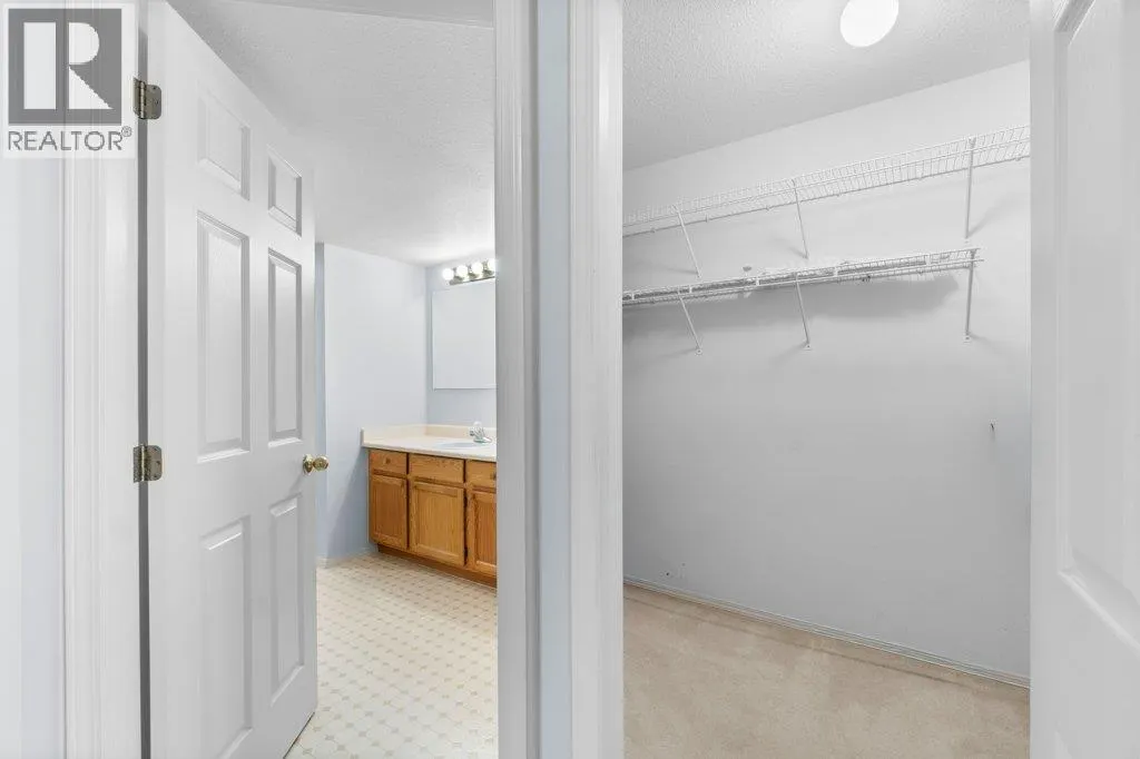 251 6 Street SE Unit# 104