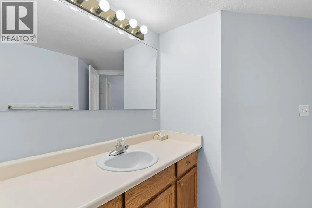 251 6 Street SE Unit# 104