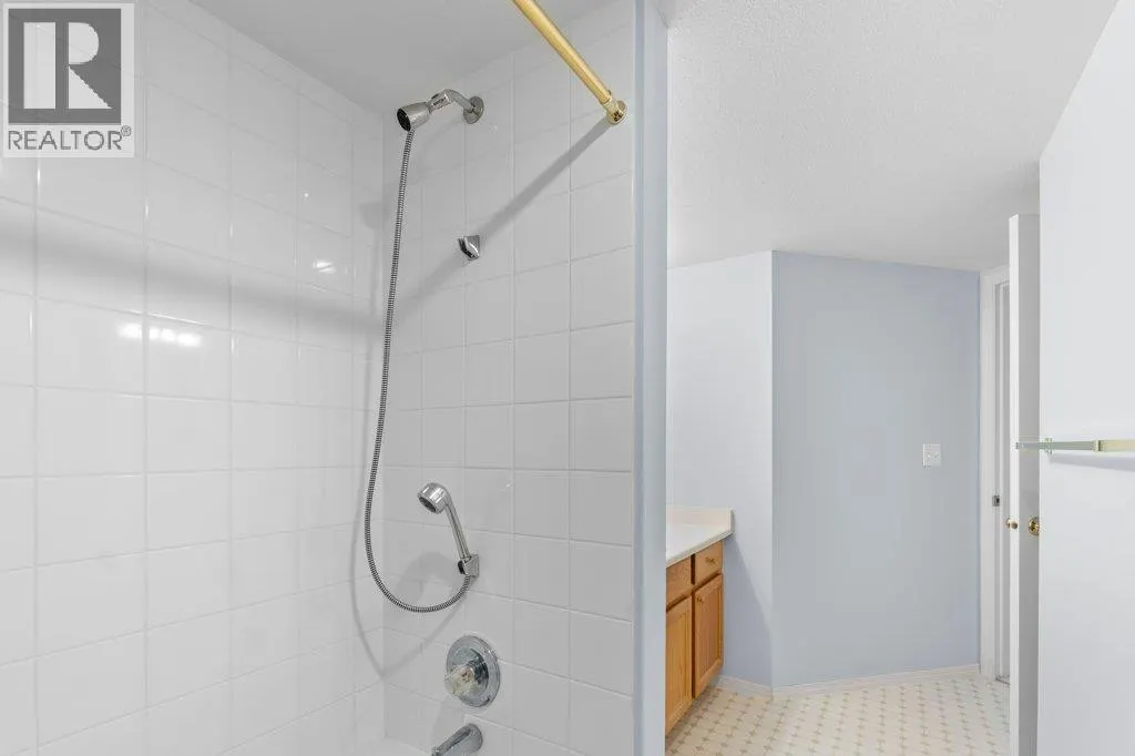 251 6 Street SE Unit# 104