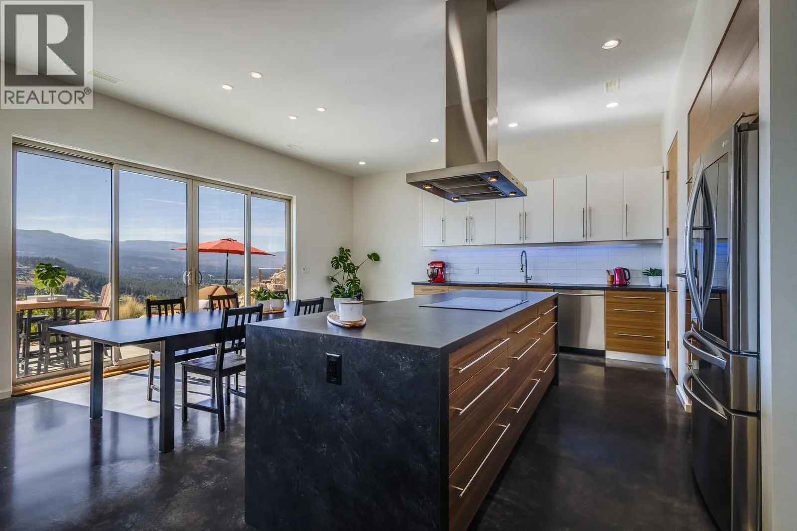 1040 Henderson Drive