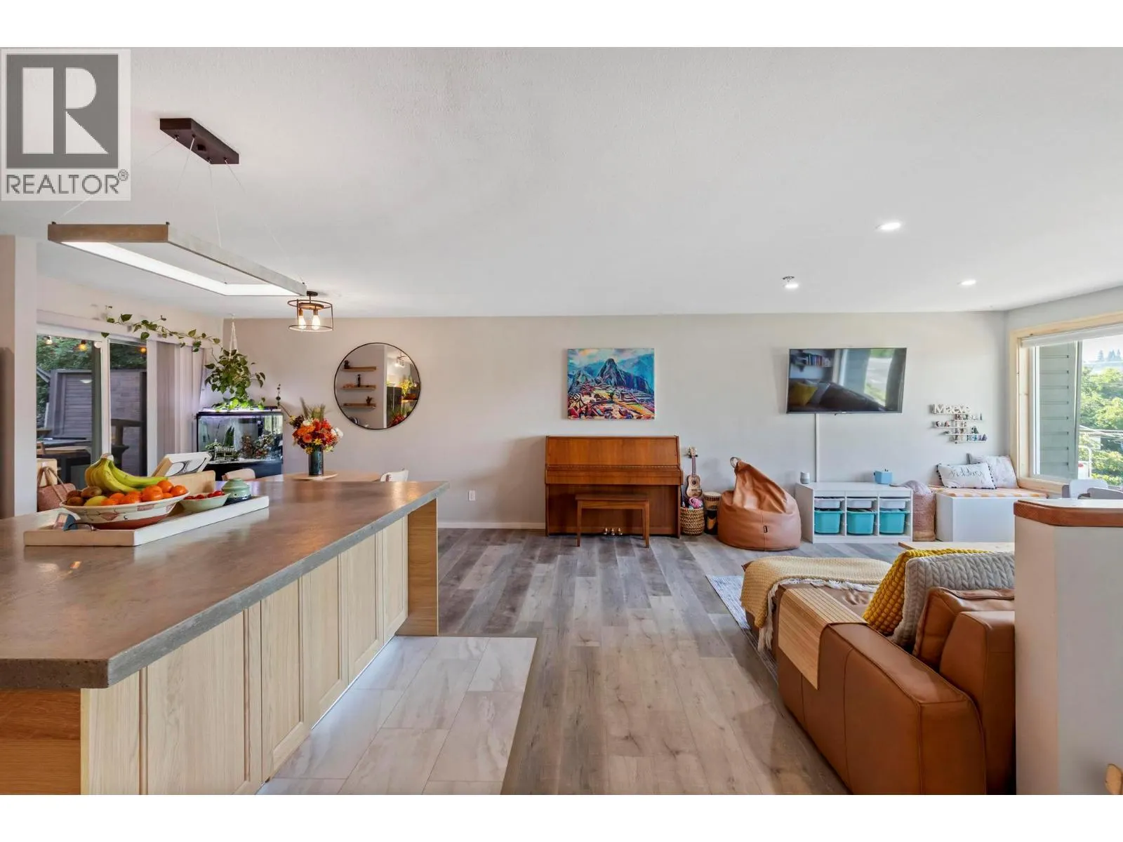 1525 Hollywood Road S
