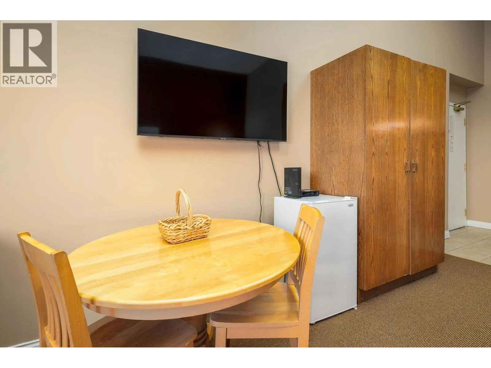 5275 Big White Road Unit# 212