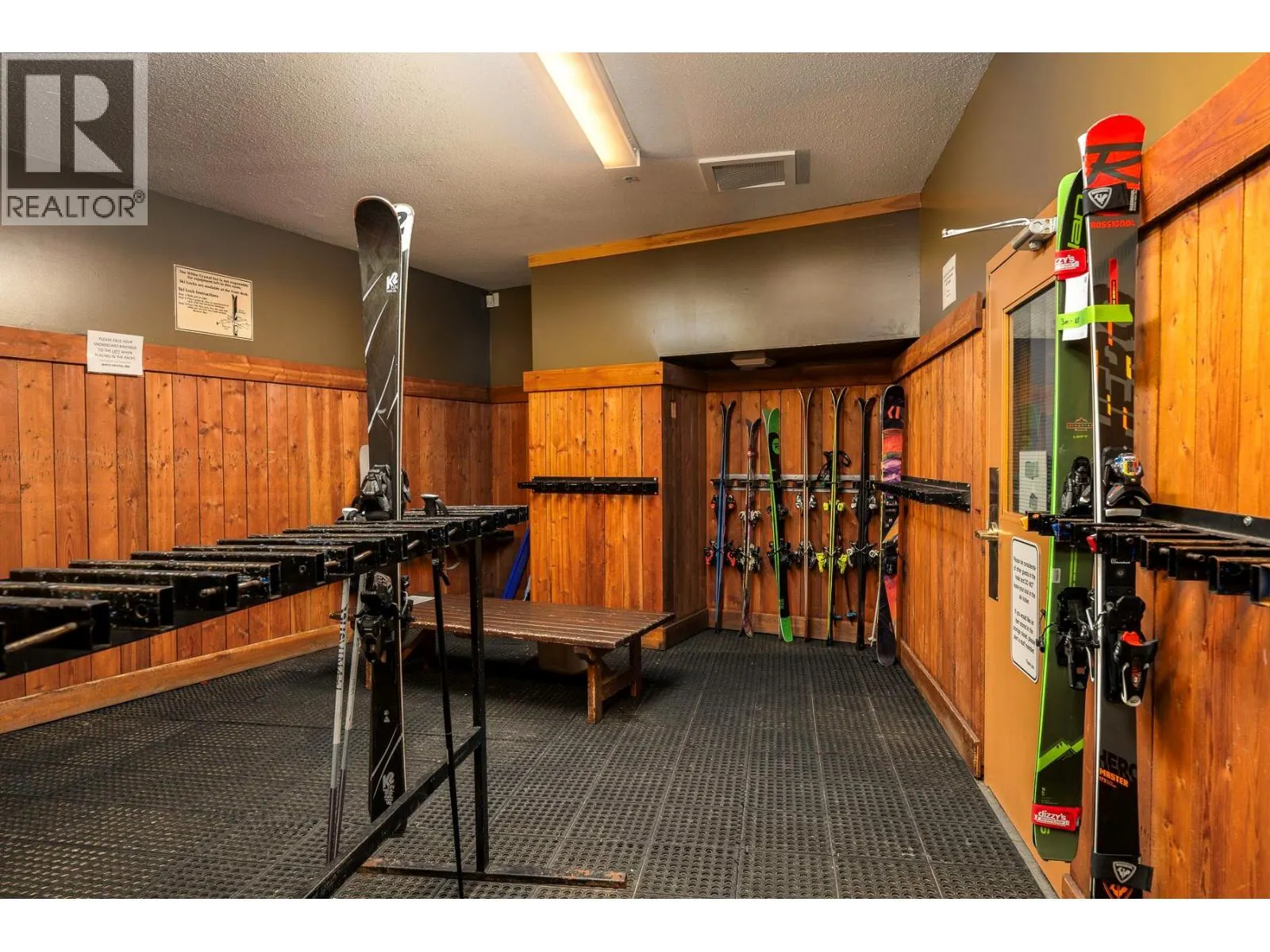 5275 Big White Road Unit# 212