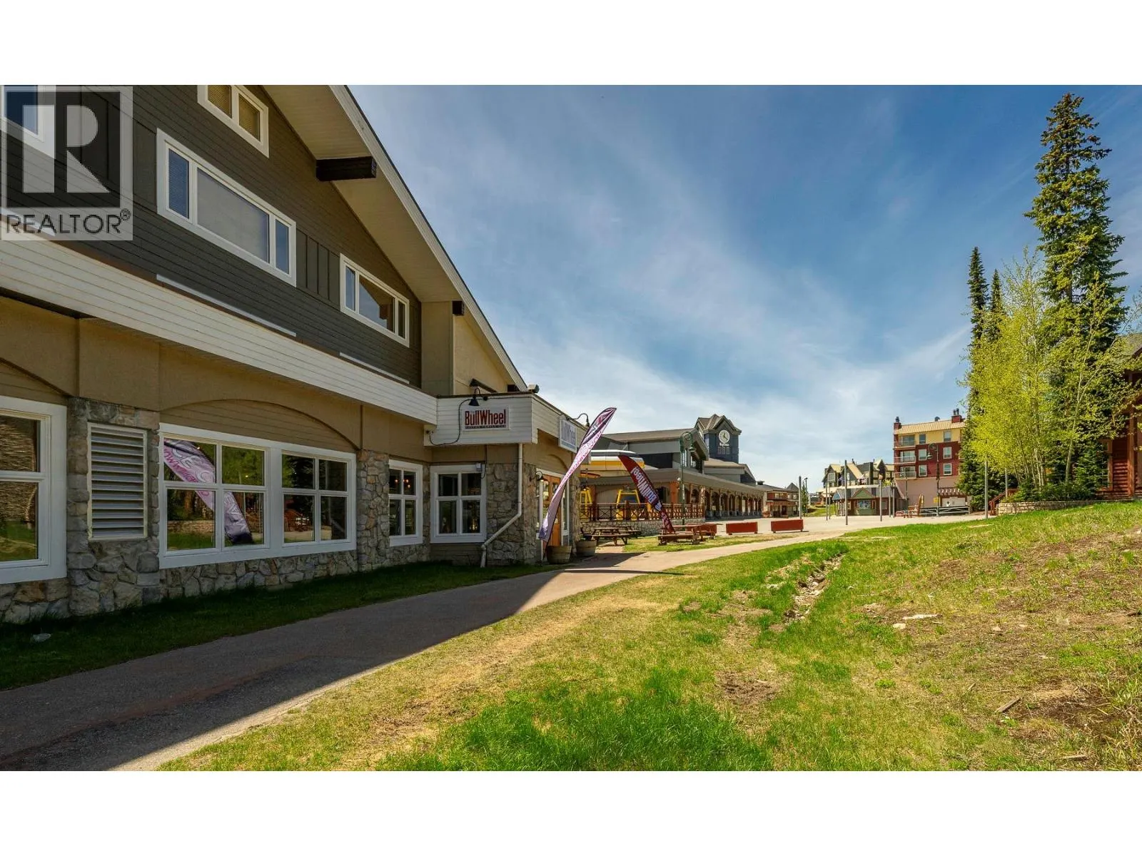 5275 Big White Road Unit# 212
