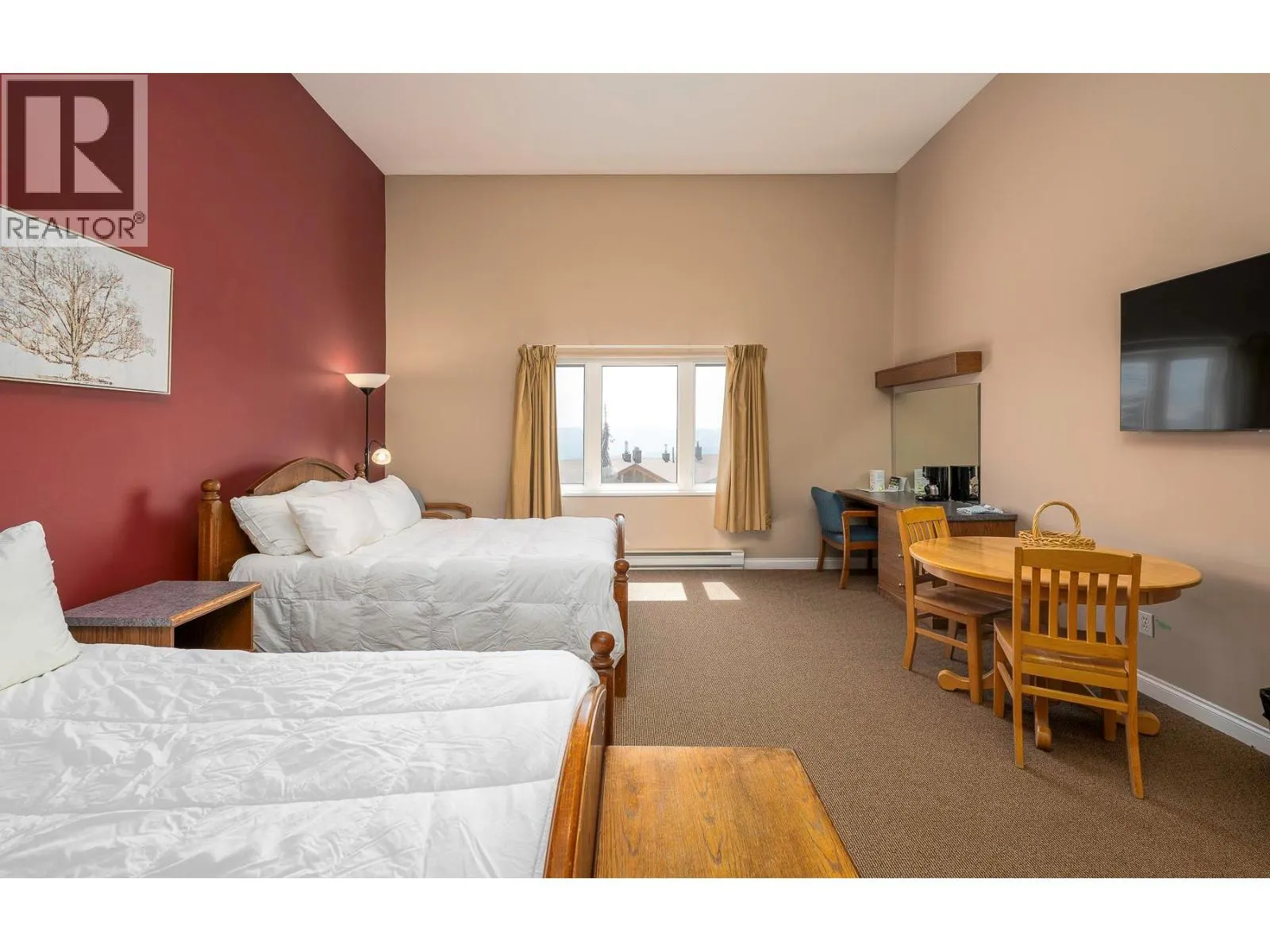 5275 Big White Road Unit# 212