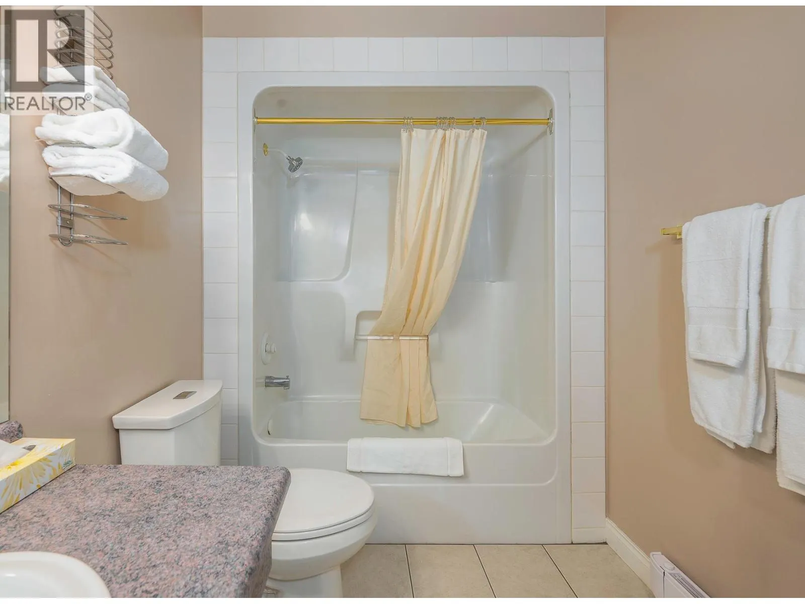 5275 Big White Road Unit# 212