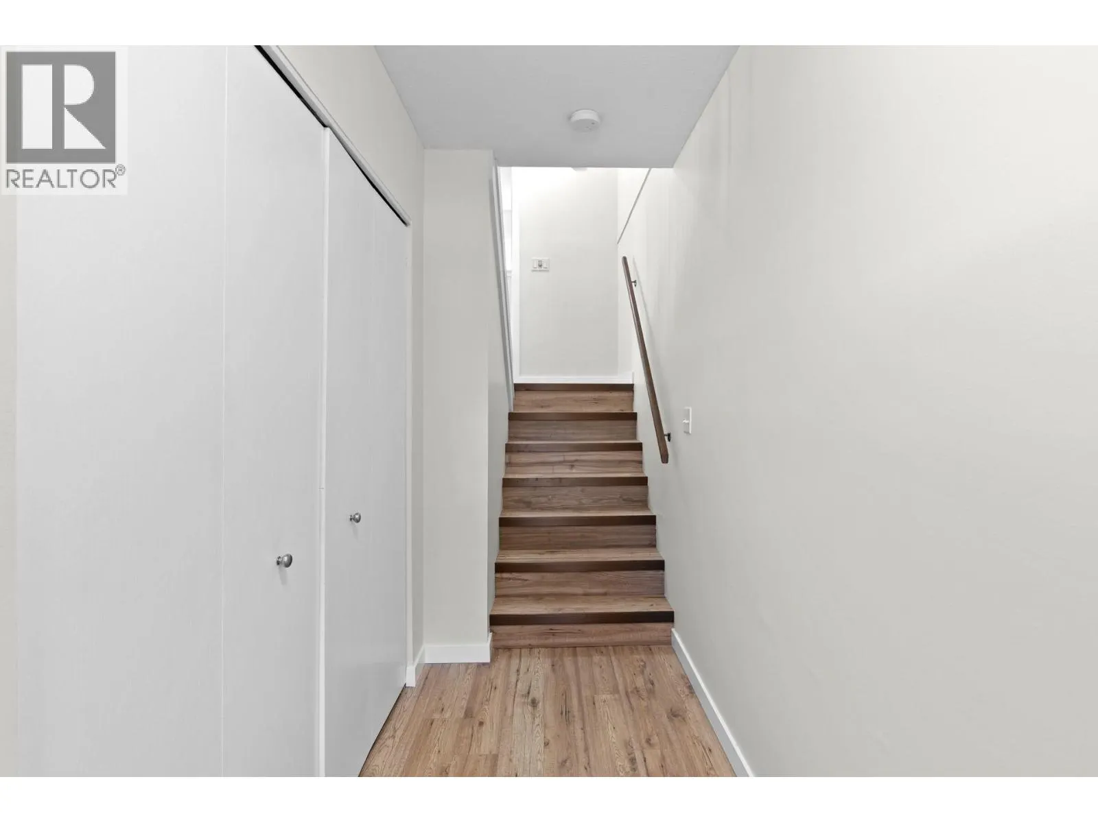 1985 Burtch Road Unit# 32