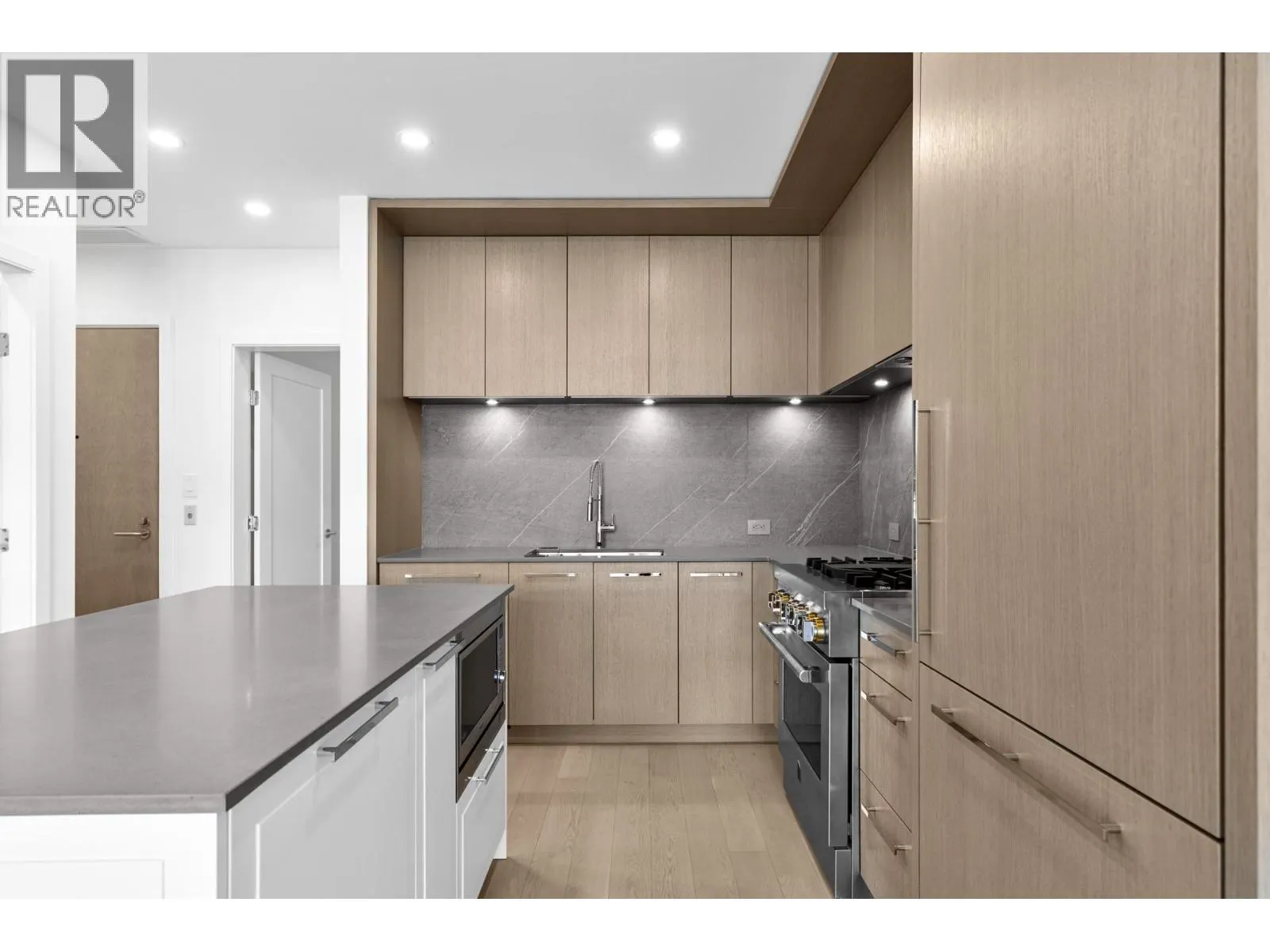 3409 Lakeshore Road Unit# 501S