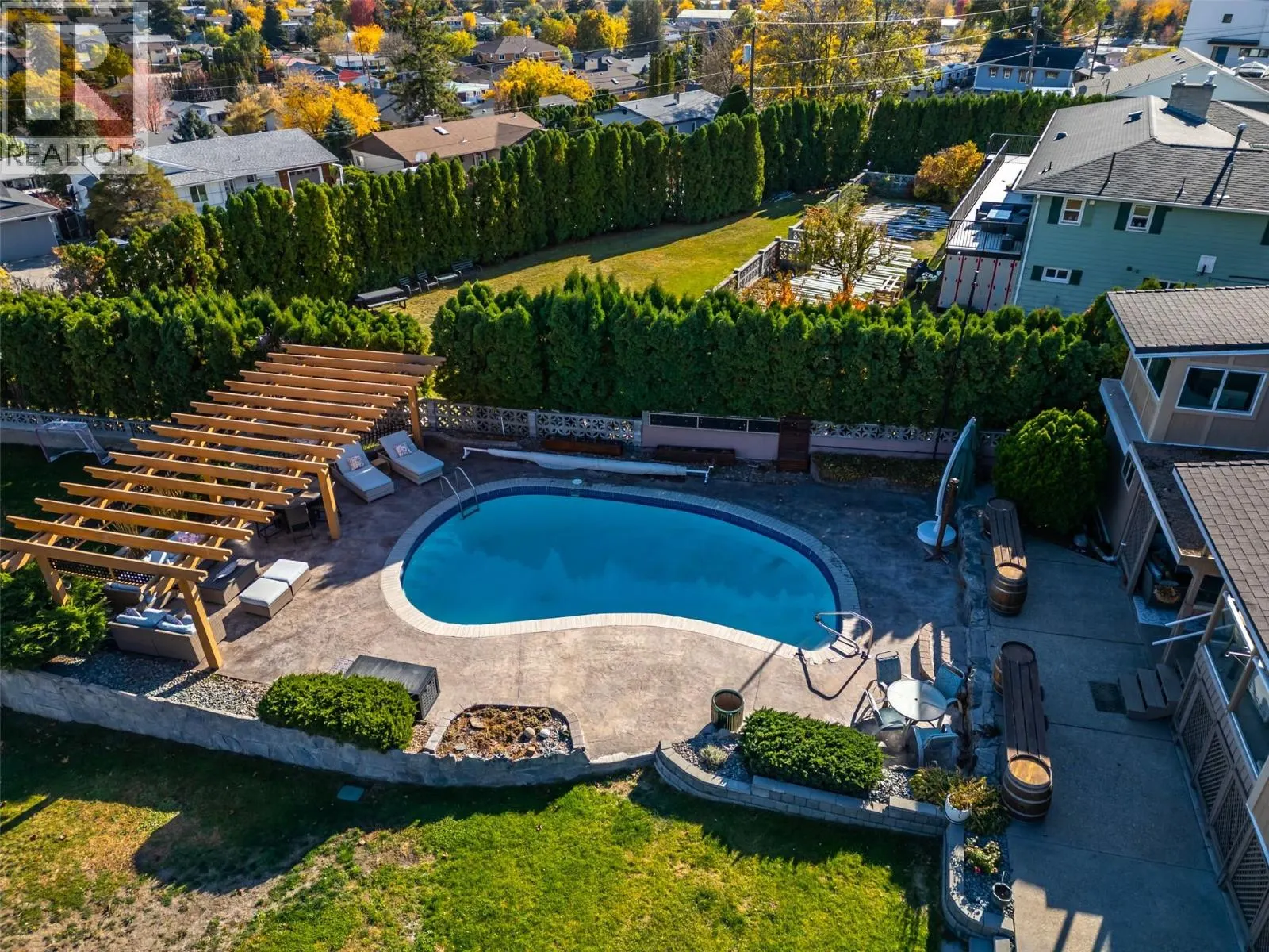 6521 BELLEVUE Drive