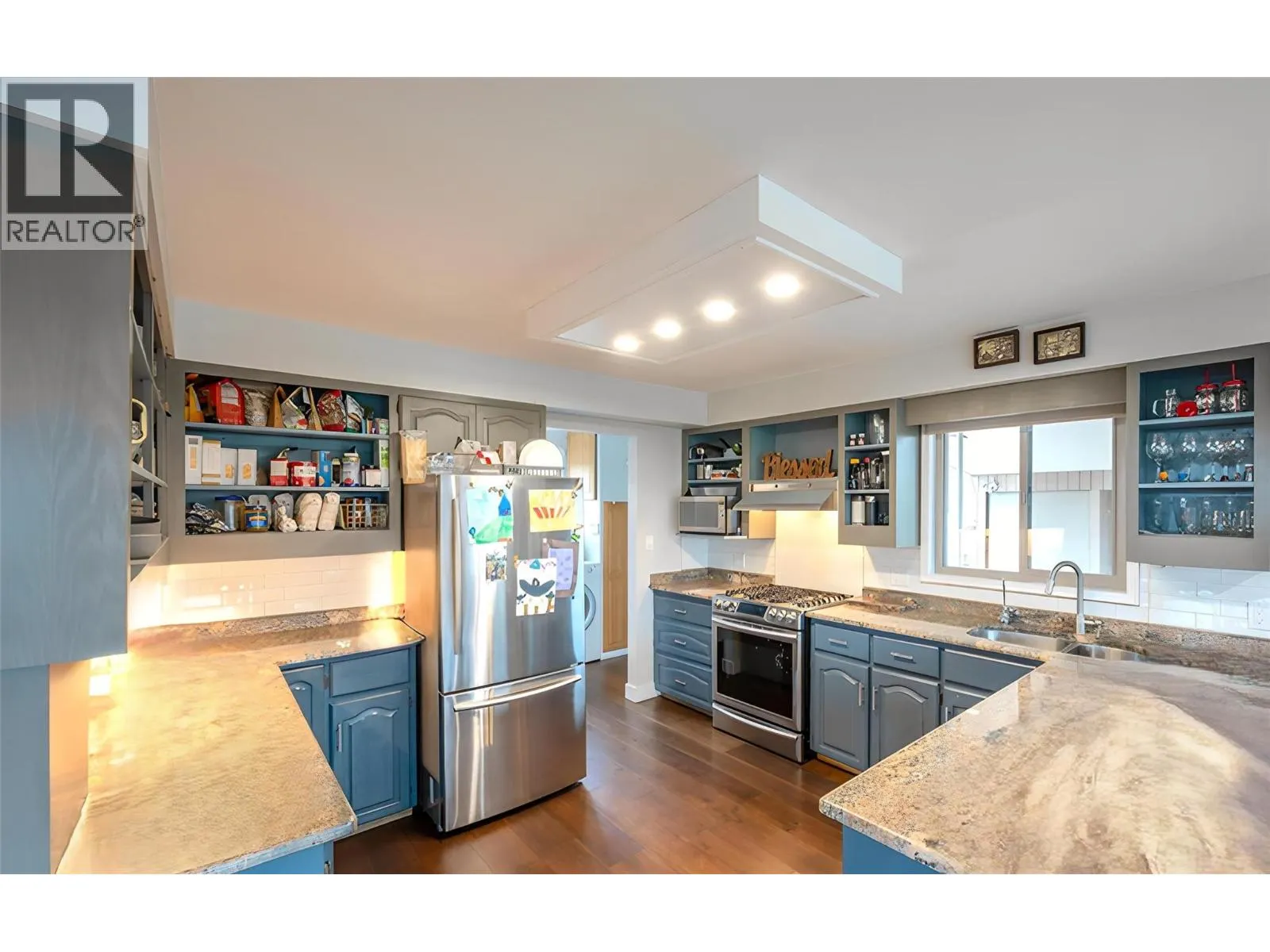 6521 BELLEVUE Drive