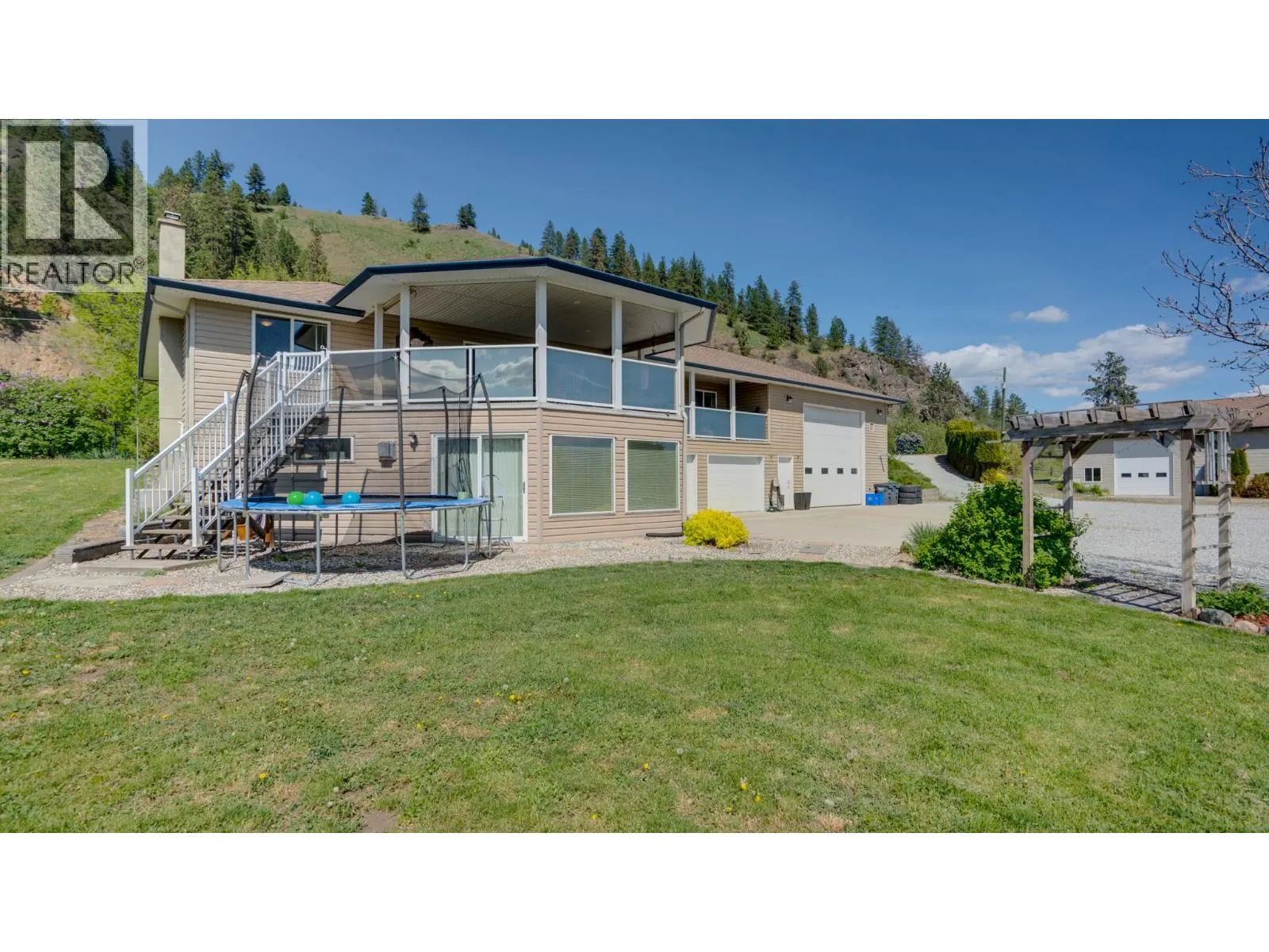 4767 Grandview Flats N Road
