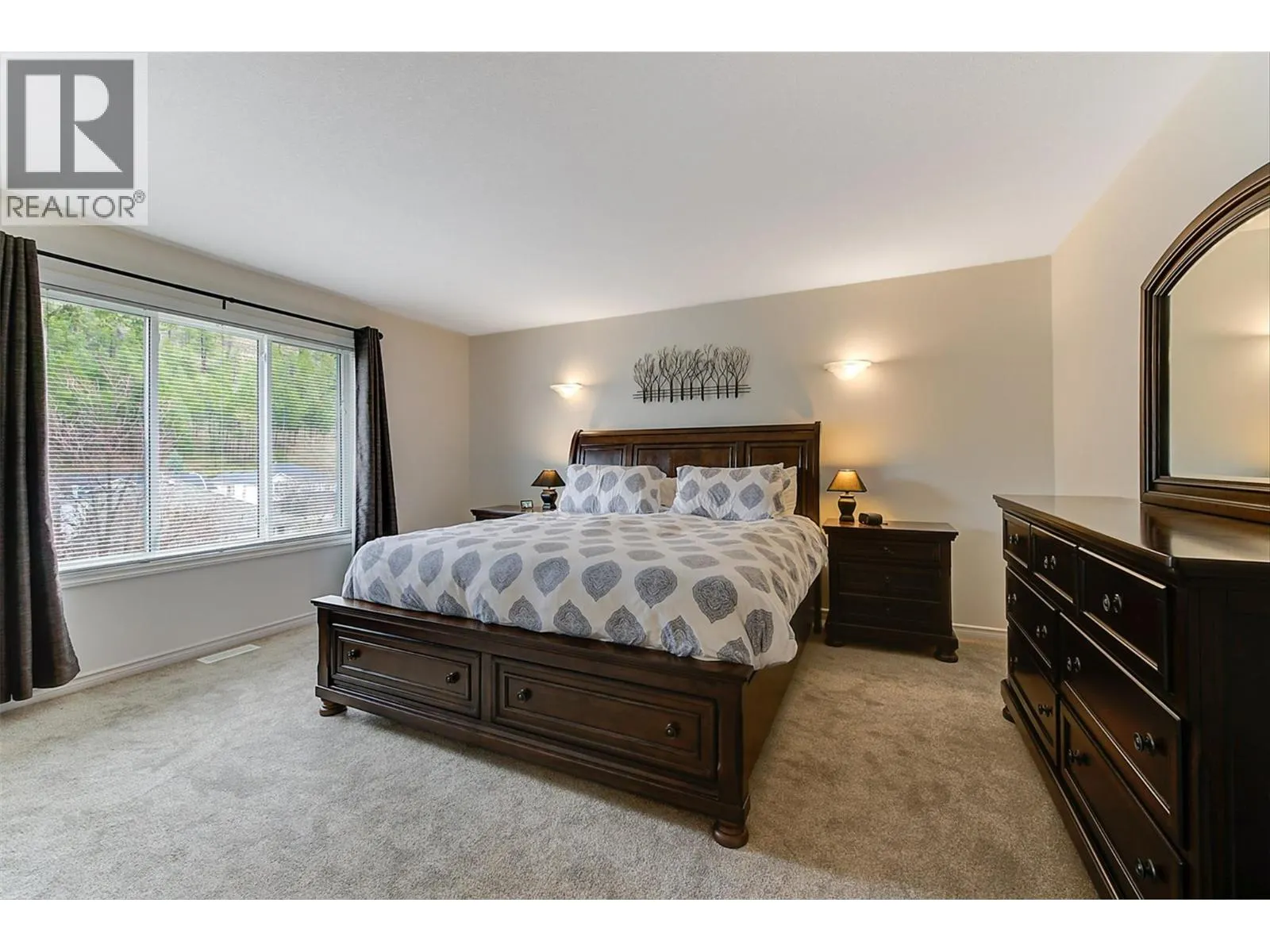 355 Woodpark Crescent