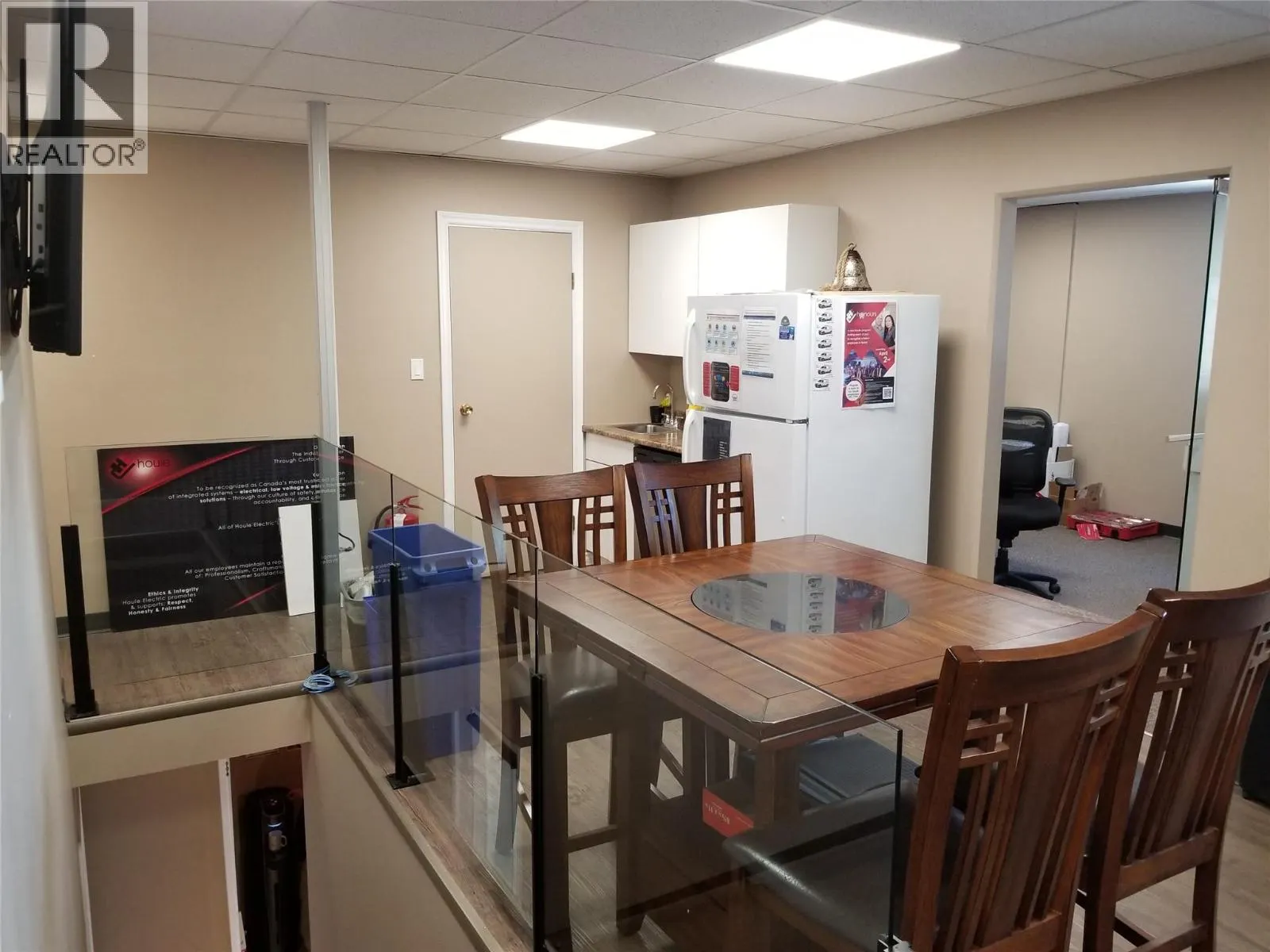 911 LAVAL Crescent