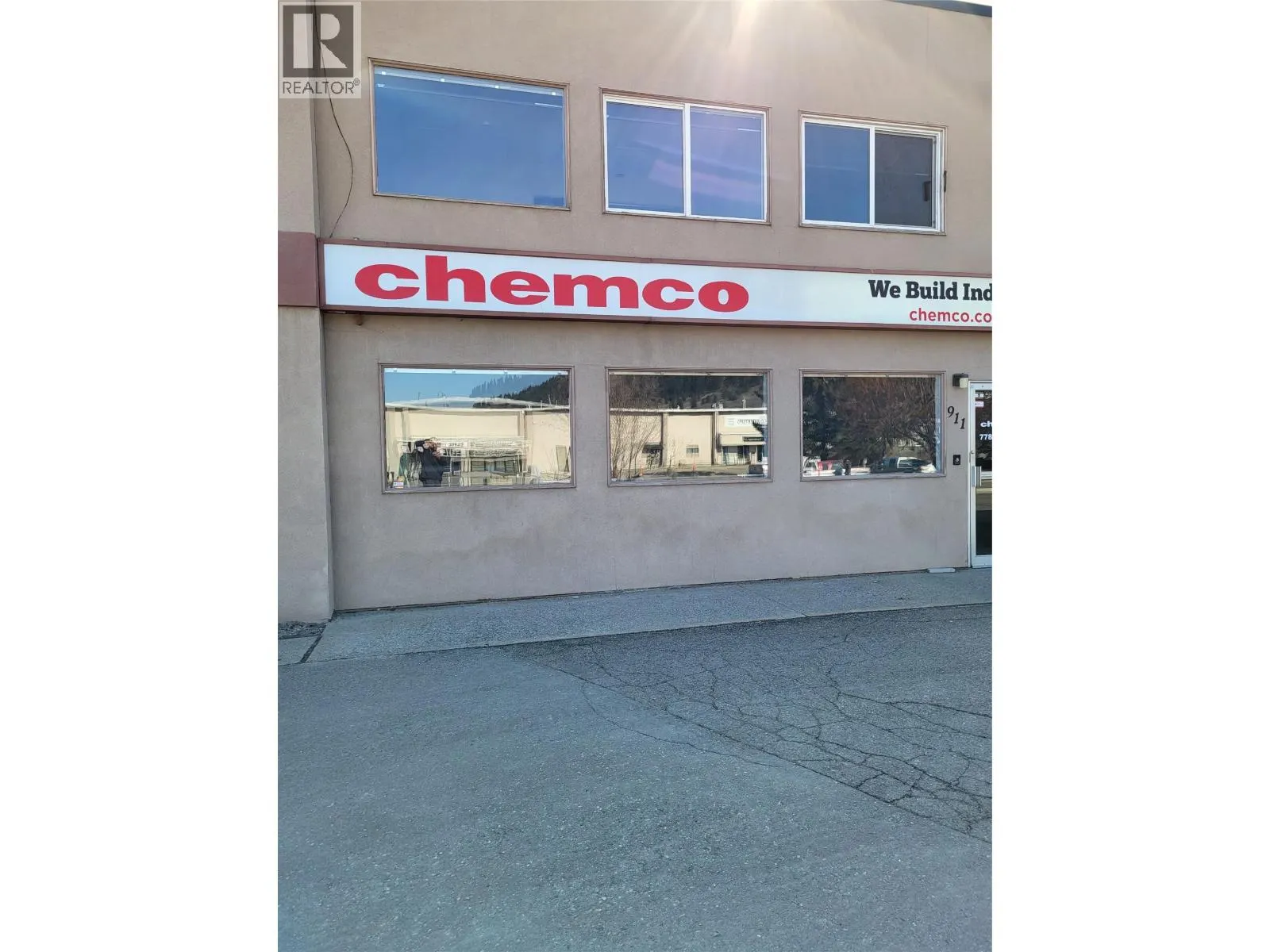 911 LAVAL Crescent
