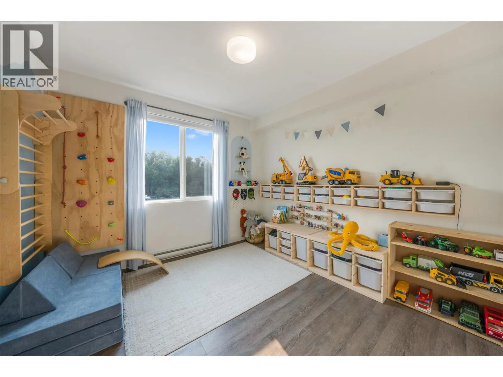 4215 Gellatly Road S Unit# 1208