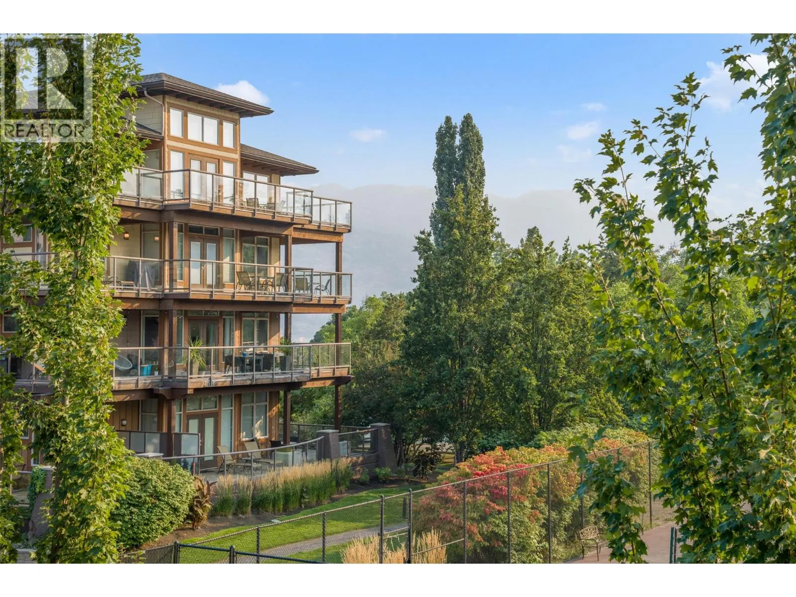 4215 Gellatly Road S Unit# 1208