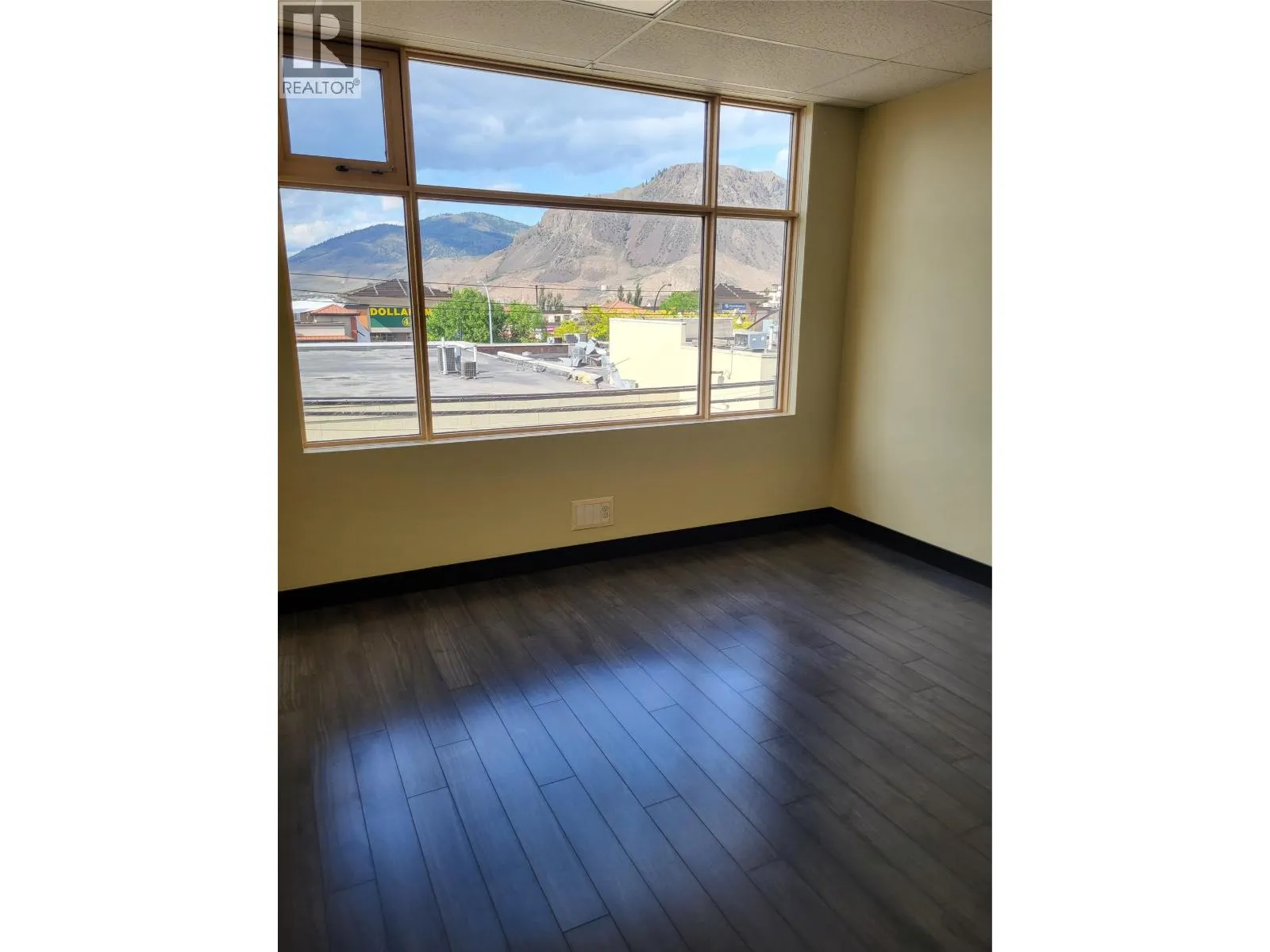 444 Victoria Street Unit# 205