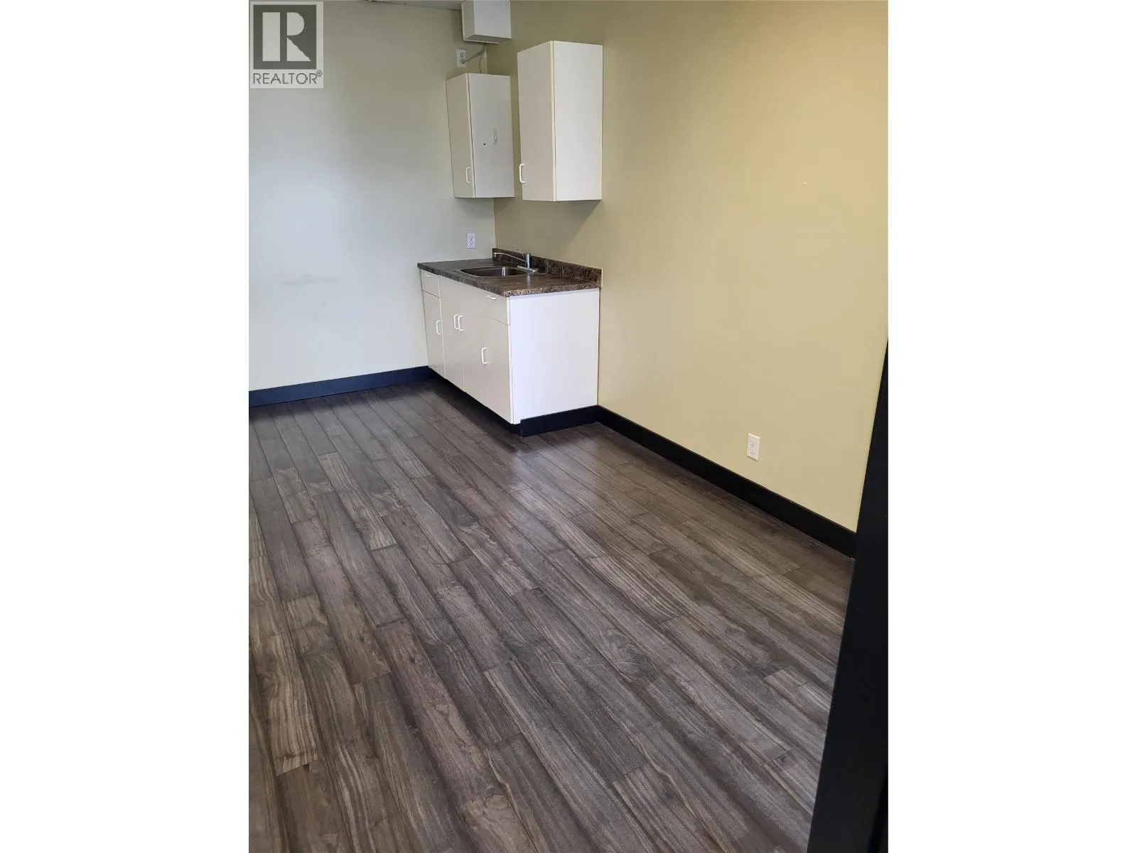444 Victoria Street Unit# 205