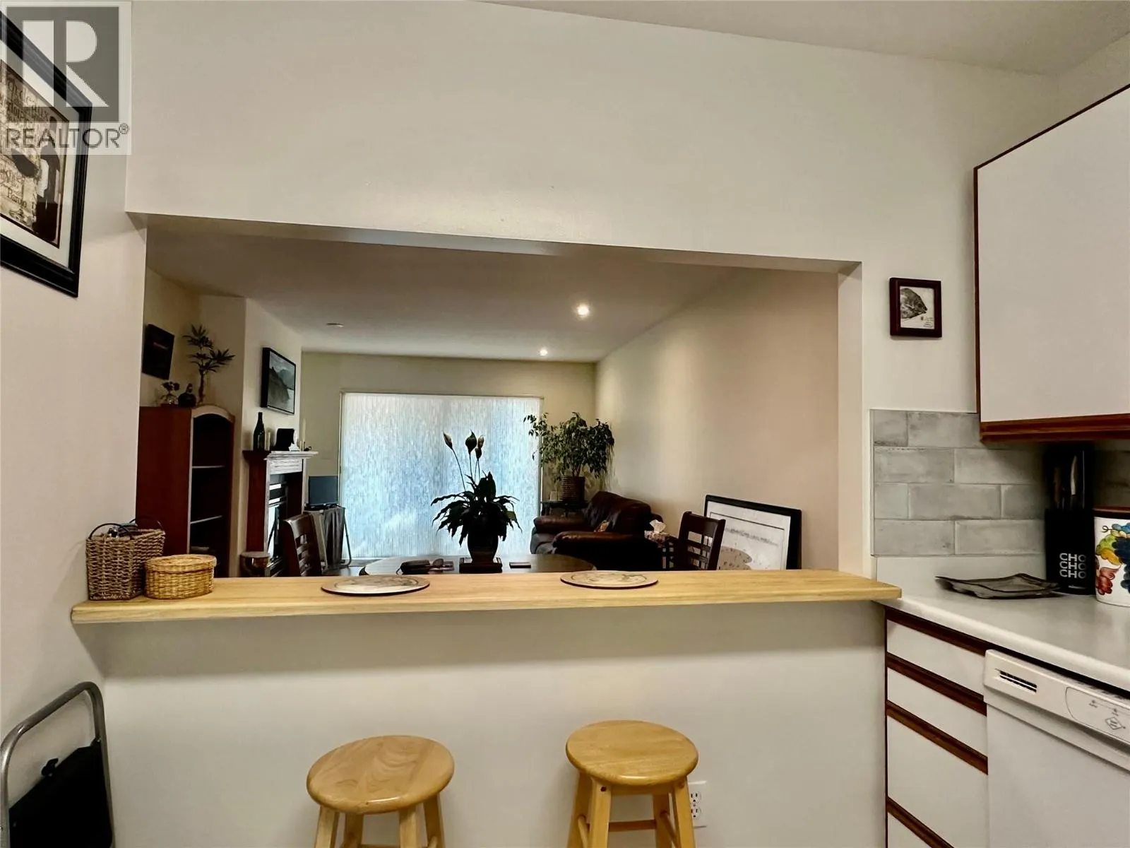 6446 MEADOWS Drive Unit# 35