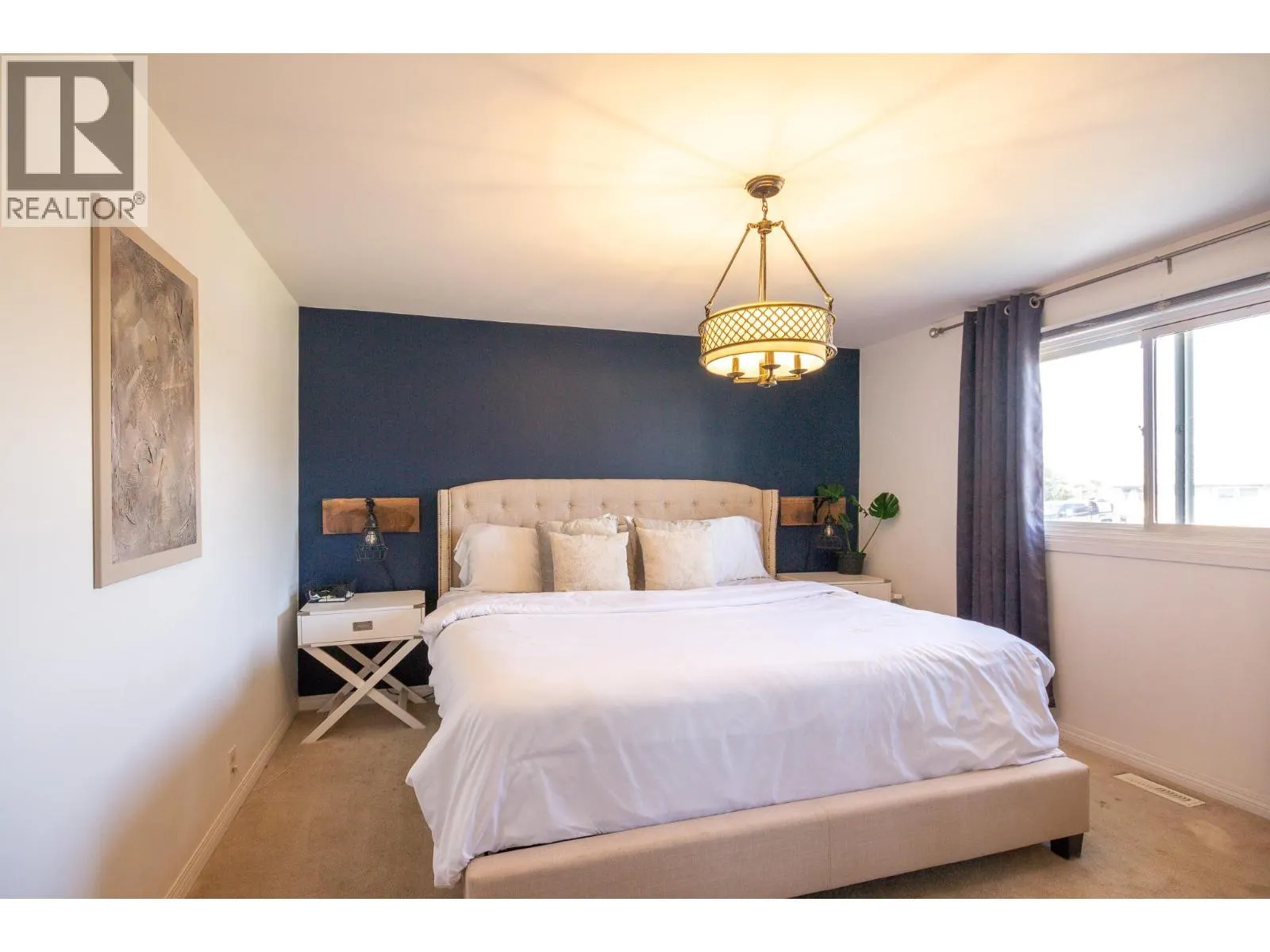 1209 113 Avenue
