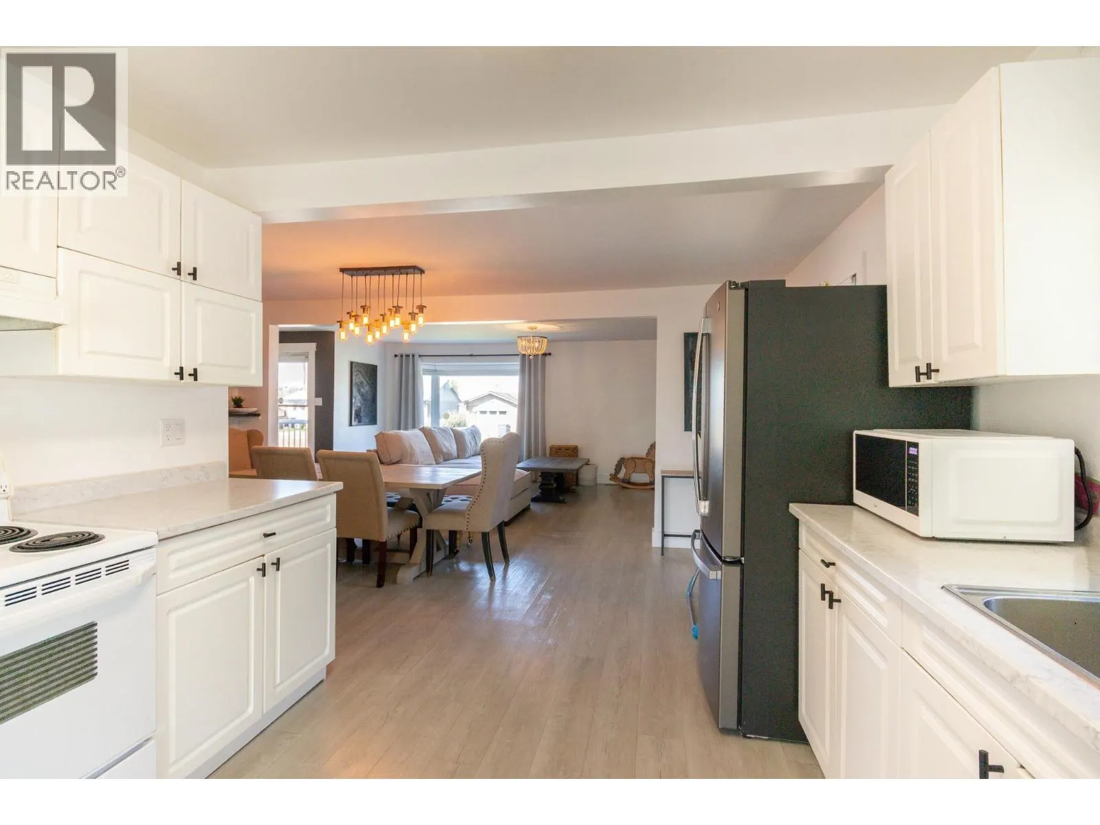 1209 113 Avenue