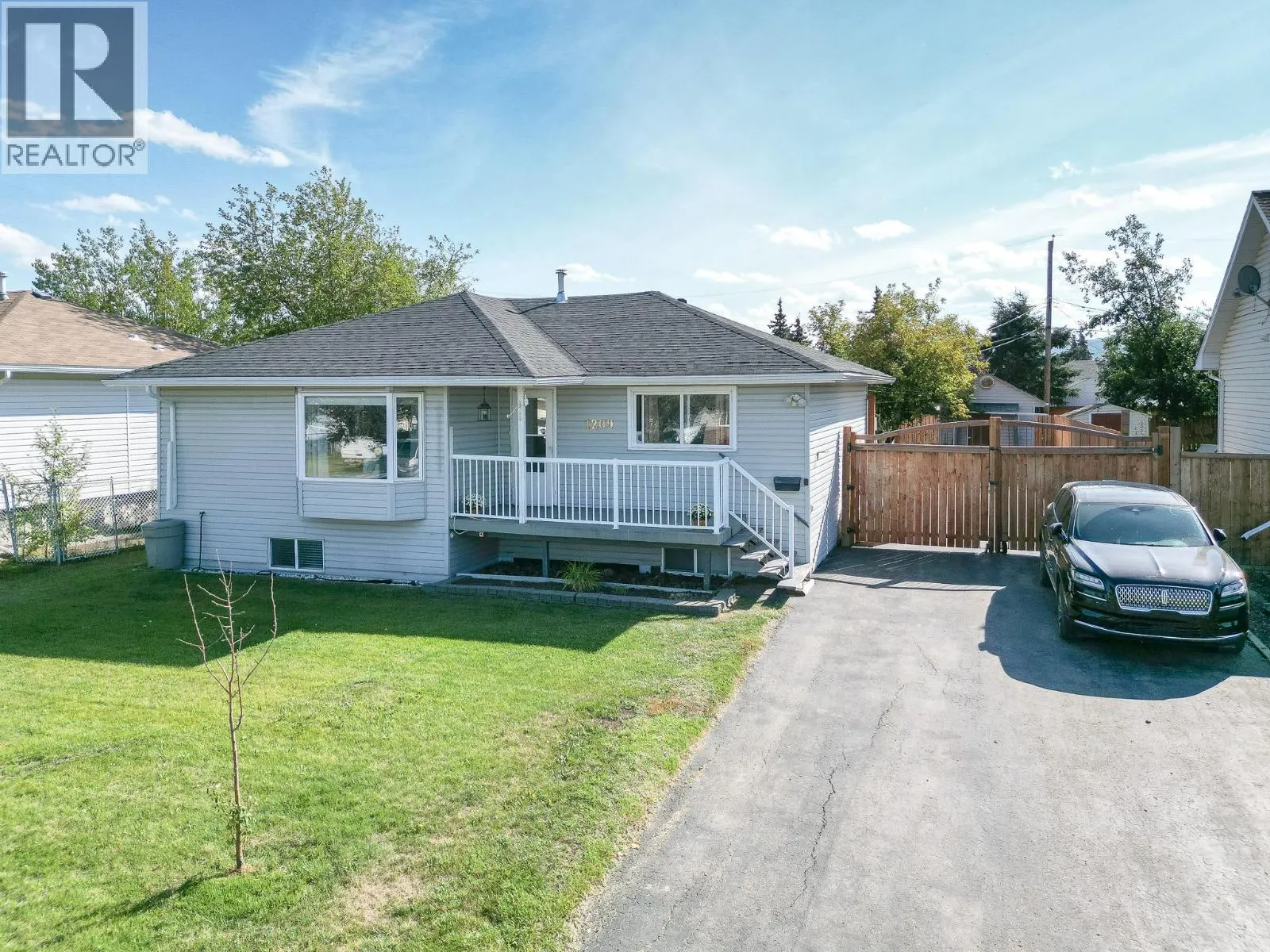 1209 113 Avenue