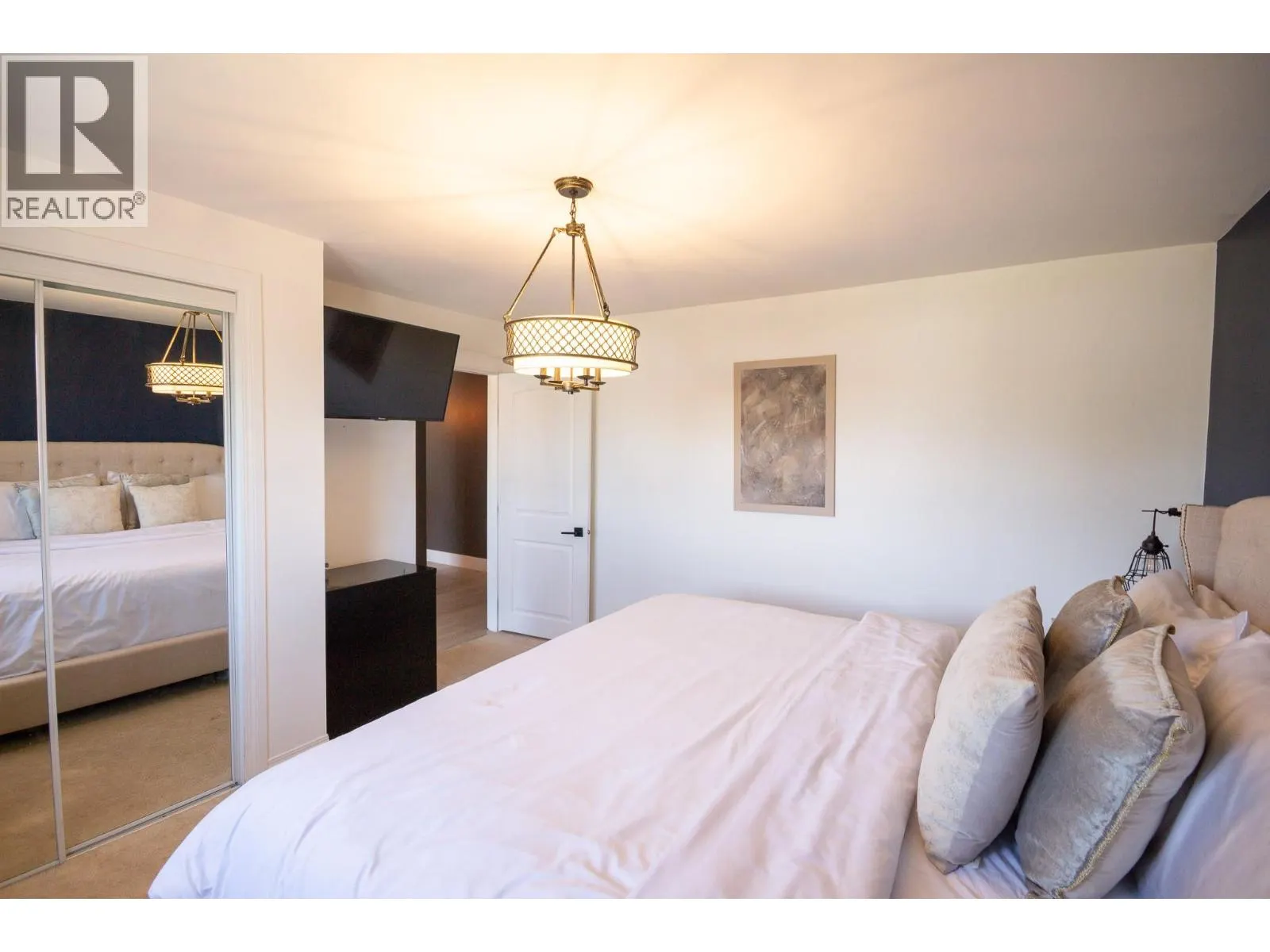 1209 113 Avenue