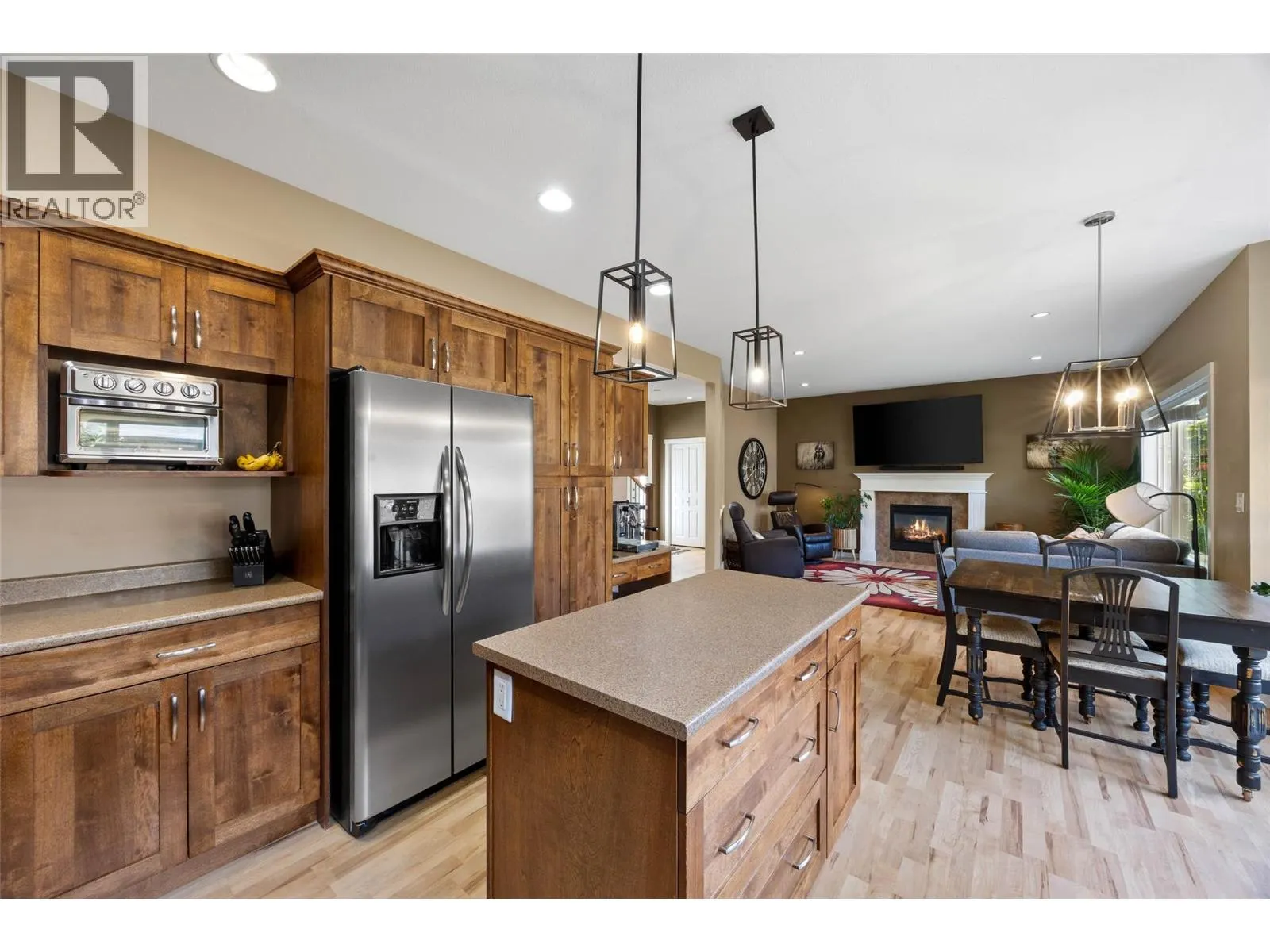 3102 SERLE Court
