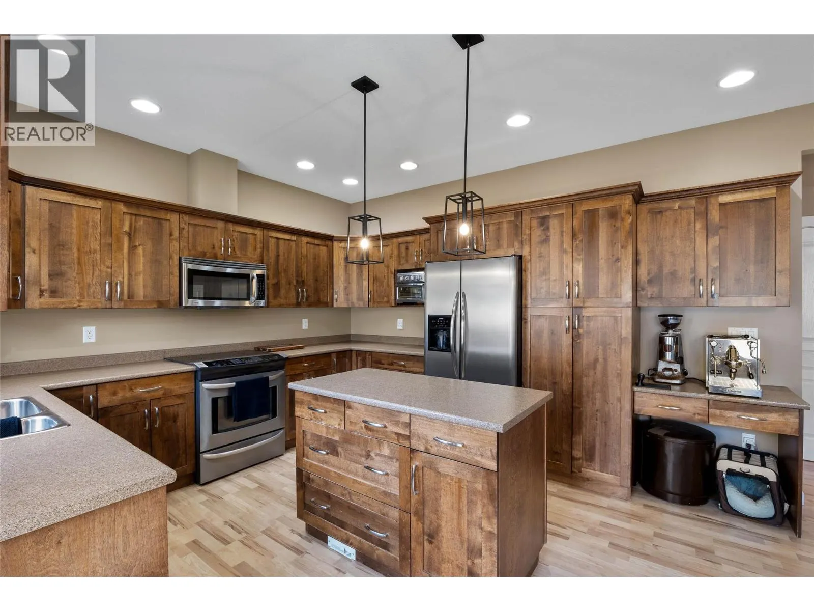 3102 SERLE Court
